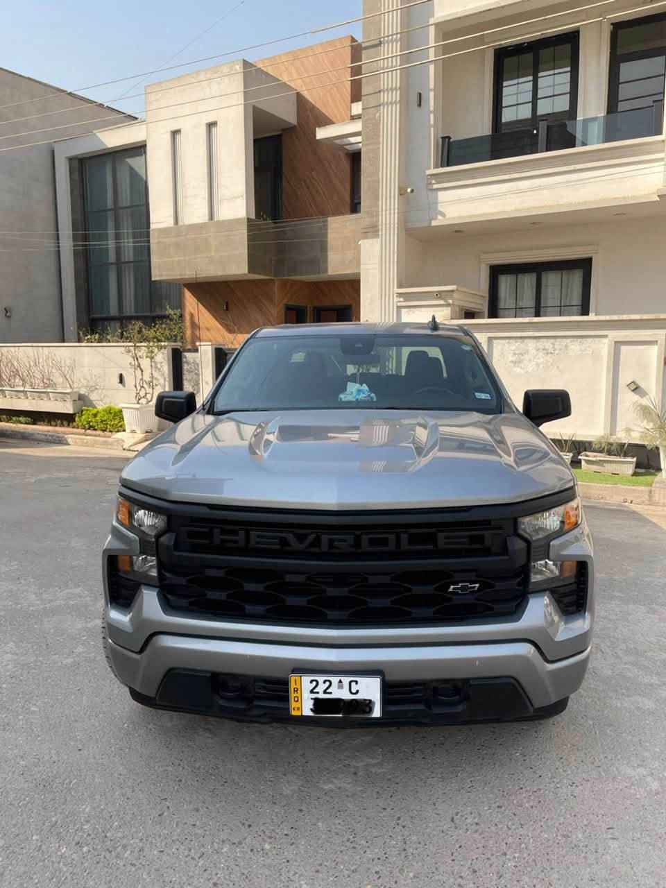 السلام عليكم
سلفرادو custom موديل 2024 

المرغوب بدي قصير وباب طويل 
محرك 2700 تيربو 

رقم اربيل سنوية بأسمي هزة جديدة تحويل ثاني يوم 

المواصفات 
بلاك توب
رادار امامي 
مثبت سرعة 
كامرة خلفية 
بصمة 
تشغيل عن بعد 
صندوق كهرباء 
ابو الدرج
كرسي كهرباء 
هاند بريك كهرباء
شاشة ذكية وشاشه عطلات 
رادار تحديد مسار 
قاصة سرية 
تحكم ستيرن جهة وحدة 
ويل 20
Gps
داتا شنو
Abs
تبريد امامي خلفي
السعر المطلوب 285$ ورقه
للاتصال على رقم ***********
