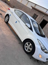 نترا مضلع • ٢٠١٢ • اسود مخمل