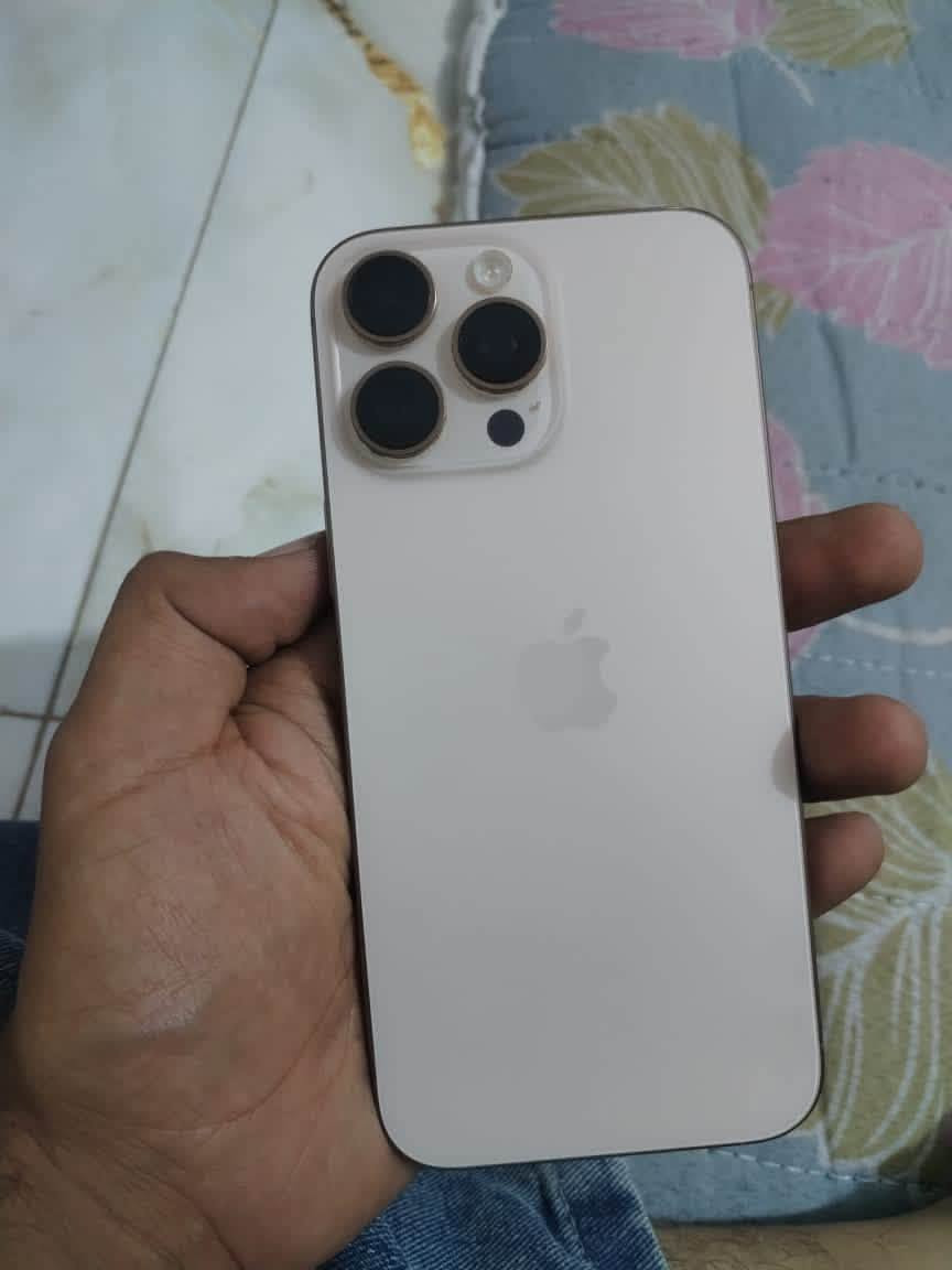 سلام عليكم  للبيع ايفون 16 برو ماكس
ذاكره% 256 
بطاريه %99
نضافه %100
تك سيمكارت 
سعر. 1500. وبي مجال قليل 
العنوان ميسان الاتصال.***********.؟
