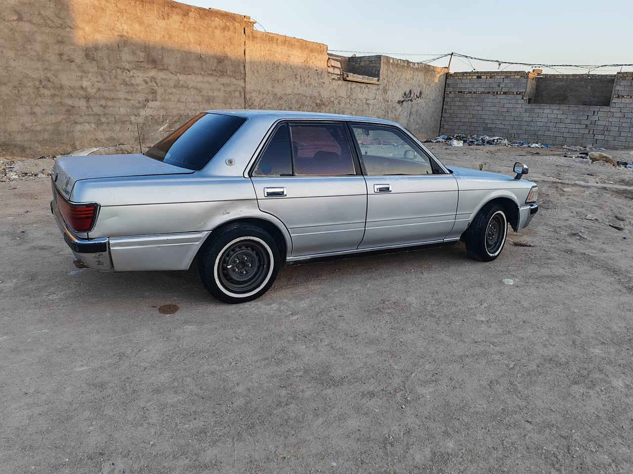 سياره البيع كراون موديل 1991 رقم بغداد سياره مكفولة كفاله عامه 6 سلنردر محرك ونجي السعر 55 وبيها مجال
رقم الهاتف ***********
