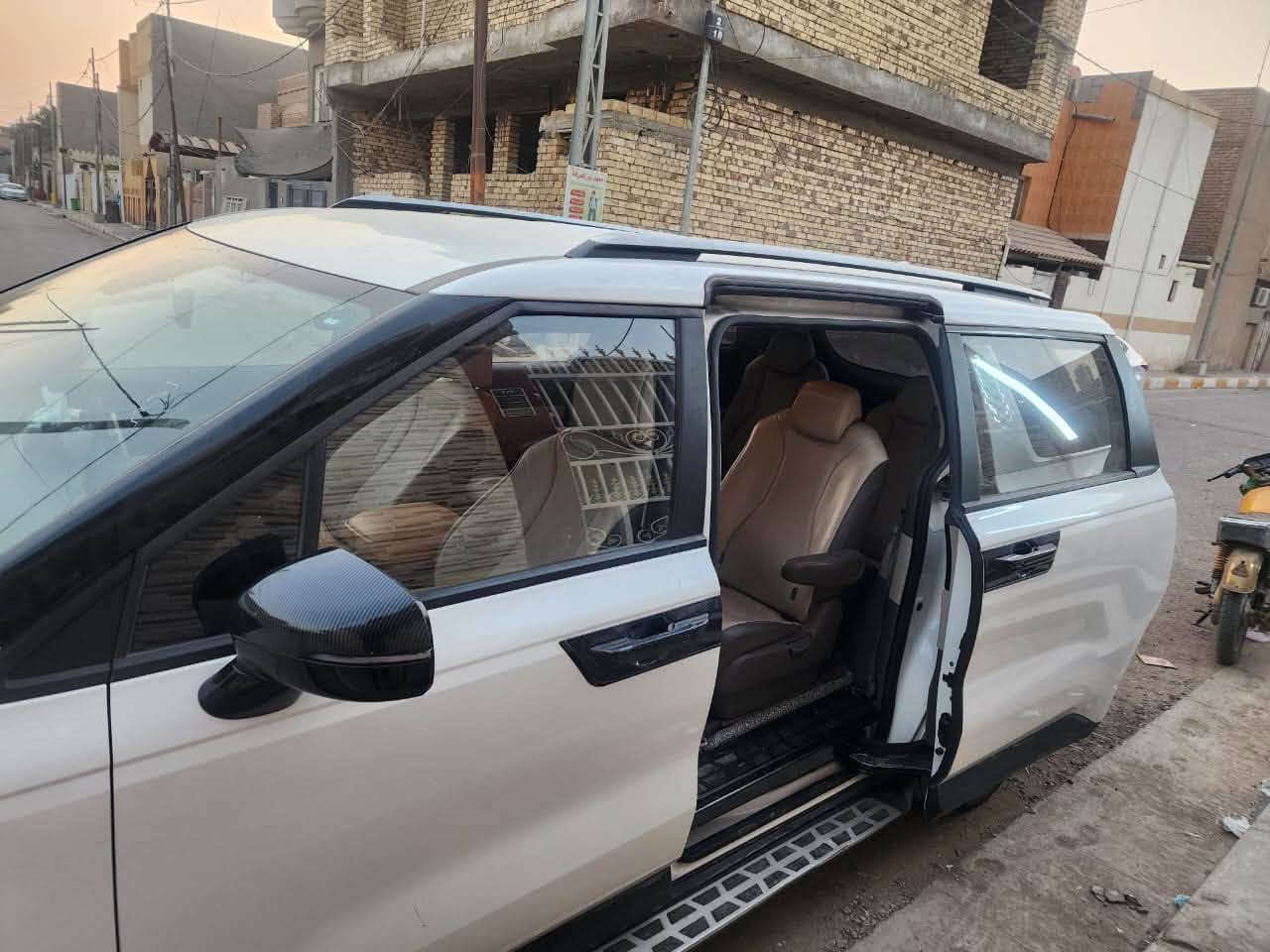السلام عليكم كرنفال للبيع موديل ٢٣وارد كوري فول مواصفات برستيج اعلى فئه كشنات منفصل
تدفئه تبريد 
بيبان سلايت  كهربائي رقم اربيل 
مكاني ديوانيه 
الاستفسار 
***********
