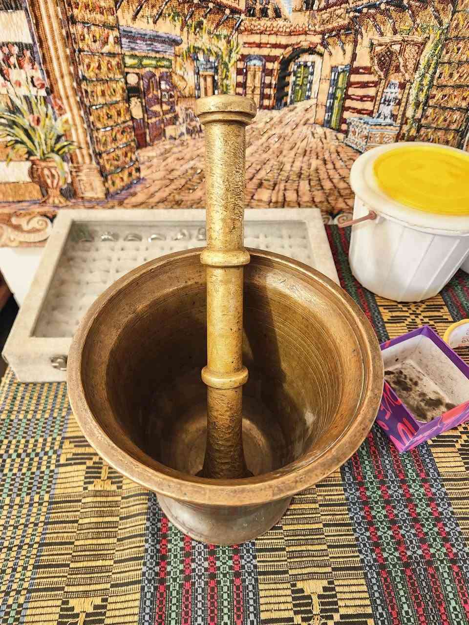 هاون بغدادي ارتفاع 18.5 نضيف جدا للاستفسار خاص ويوجد توصيل ***********
