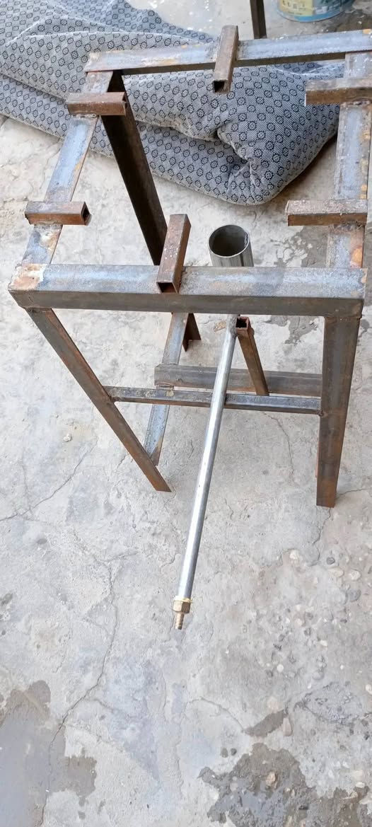 ادوات محل دجاج استعمال لمده شهر فقط
قفص دجاج طول متره ونص والعرض متره الحديد ثقيل والسيم هماتين ثقيل ارتفاعه متره 
عفريت جديد والحديد مالته ثقيل 
هلاسه دجاج استعمال شهر واحد فقط 
السعر خاص 
***********
