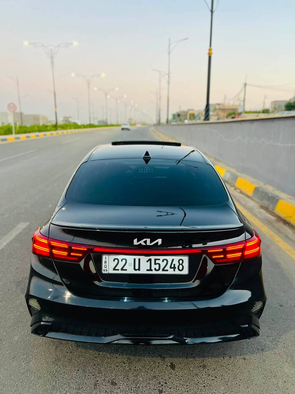 السلام عليكم 
FORTE GT LINE
موديل 2023
مواصفات فول واحد على واحد :
فتحة سقف
بصمة تشغيل 
كشنات جلد تدفئة وتبريد
رادار امامي وخلفي وقيادة ذاتية
نوع المحرك 2000 دوش المرغوب 
السيارة ماشية 24000 الف ميل 
السيارة كلين بدون صبغ 
كفالة عامة بدون داخل بدون ايرباك 
للتواصل 
***********
***********
موجود واتساب
