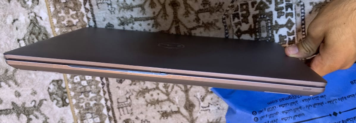لابتوب للبيع Dell Latitude 5521 - شاشة لمس  - Core i7 جيل 11 
 شاشة 15.6 بوصة تدعم اللمس
 (CPU): Intel Core i7-11850H (معالج فئة H - 16 ثريد / ثماني النواة).
(RAM): 16GB RAM DDR4 

(SSD): M.2 NVMe SSD 256GB

(GPU): Intel UHD Graphics (  8GB   RAM).

السعر ٧٥٠ الف 
واتساب او اتصال ***********

نص مكتوب في الصور:
- DirectX Diagnostic Tool System Display Sound 1 Sound 2 Sound 3 Input This tool reports detailed information about the DirectX components and drivers installed on your system. If you know which area is causing the problem, click the appropriate tab above. Otherwise, you can use the "Next Page" button below to visit each page in sequence. System Information Current Date/Time: 08 August 2026, 15:56:38 Computer Name: DESKTOP-MMGDEV3 Operating System: Windows 11 Pro 64-bit (10.0, Build 26200) Language: English (Regional Setting: English) System Manufacturer: Dell Inc. System Model: Inspiron 3511 BIOS: 1.41.0 Processor: 11th Gen Intel(R) Core(TM) i7-1165G7 @ 2.80GHz (8 CPUs), ~2.8GHz Memory: 16384MB RAM Page File: 8353MB used, 22207MB available DirectX Version: DirectX 12 Check for WHQL digital signatures Help Save Page Save All Information Exit
- DirectX Diagnostic Tool System Display Sound 1 Sound 2 Input This tool reports detailed information about the DirectX components and drivers installed in your system. If you know which area is causing the problem, click the appropriate tab above. Otherwise, you can use the "Next Page" button below to visit each page in sequence. System Information Current Date/Time: 08 August 2024, 19:54:38 Computer Name: DESKTOP-MHOED3E Operating System: Windows 11 Pro 64-bit (10.0, Build 26200) Language: English (Regional Setting: English) System Manufacturer: Dell Inc. System Model: Latitude 5521 BIOS: 1.43.0 Processor: 11th Gen Intel(R) Core(TM) i7-11850H @ 2.50GHz (16 CPUs), ~2.6GHz Memory: 16384MB RAM Page File: 6515MB used, 2298MB available DirectX Version: 12 Check for WHQL digital signatures DiagLog 10.00.26100.6972 64-bit Unicode Copyright © Microsoft. All rights reserved. Help Next Page Save All Information Exit