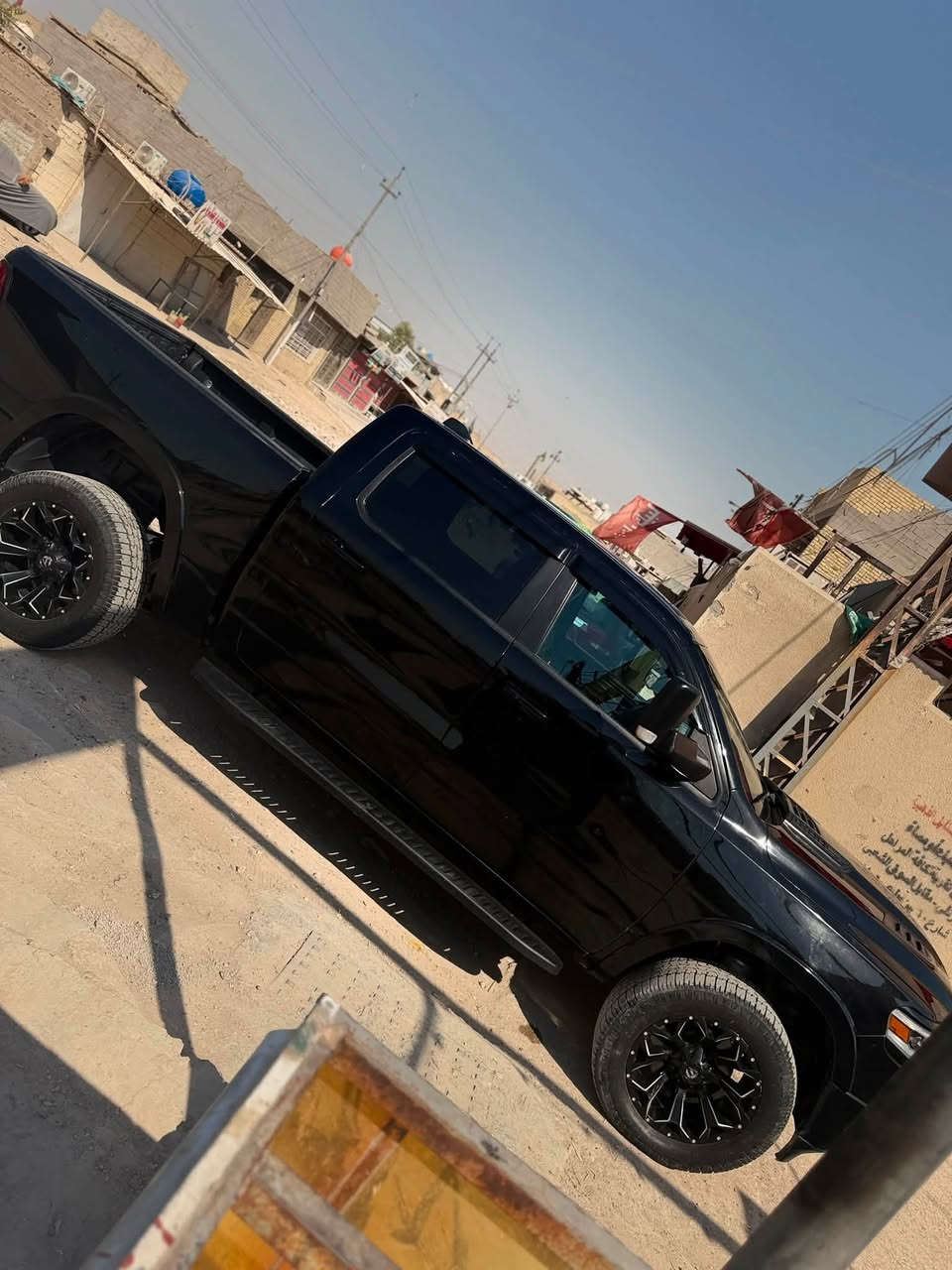 RAM LlMlTED 2021 
رام لمتتد 2021 فول موصفات 

الحادث : موضح ب الصور 
رقم أربيل بسمي 
باب طويل بدي قصير 

الموصفات 👇

الكاميرا الخلفية
سقف بانورامي
مستشعر وقوف
تدفئة المقاعد
تبريد المقاعد
مرايا جانبية كهربائية
حساس المطر
مراقبة النقطة العميا
التعرف على إشارات المرور
مقاعد كهربائية
المصابيح الأمامية ليد
عرض المعلومات على الزجاج الامامي
مقاعد تدليك
التشغيل عن بعد
شاحن لاسلكي
كشافات ضباب
تحذير مغادرة المسار
التحكم الإلكتروني في الثبات
مثبت السرعة التكيفي
خطوات جانبية
الضو العالي التلقائي
شاشه تسلا
باب خلفي ينفتح إلى 3 أقسام 
دعاميه خلفيه حديد بلادي TRX 
دوسات حديد TRX 

السعر 275 بيها مجال بسيط 

مكاني بغداد 
***********
