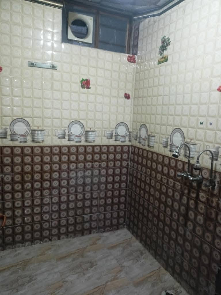 إلسلام عليكم اخواني عندي بيت للأيجار بالايمن حي المنصور شارع 7 البيت طابقين 5 غرف البيت بناء حديث كله سراميك سقوف ثانوية
للأستفسار اتصل على الرقم ***********

