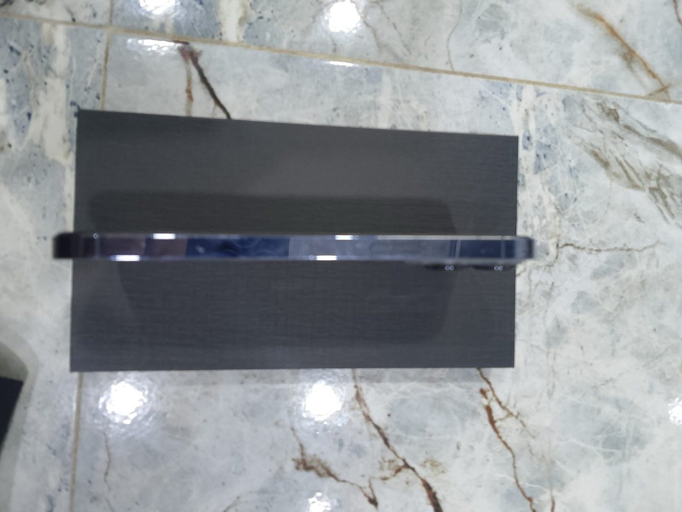 13 برو ماكس نضيف ومرتب مبدل شاشه اصلية بطارية 95 
سعر 550الف :  ***********