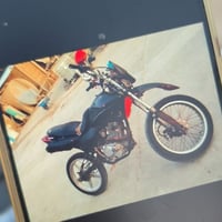 قفاز البيع معه وراق الصليه  مستعجل ع بيعه 250وبيه مجال  ‎0775 669 4899