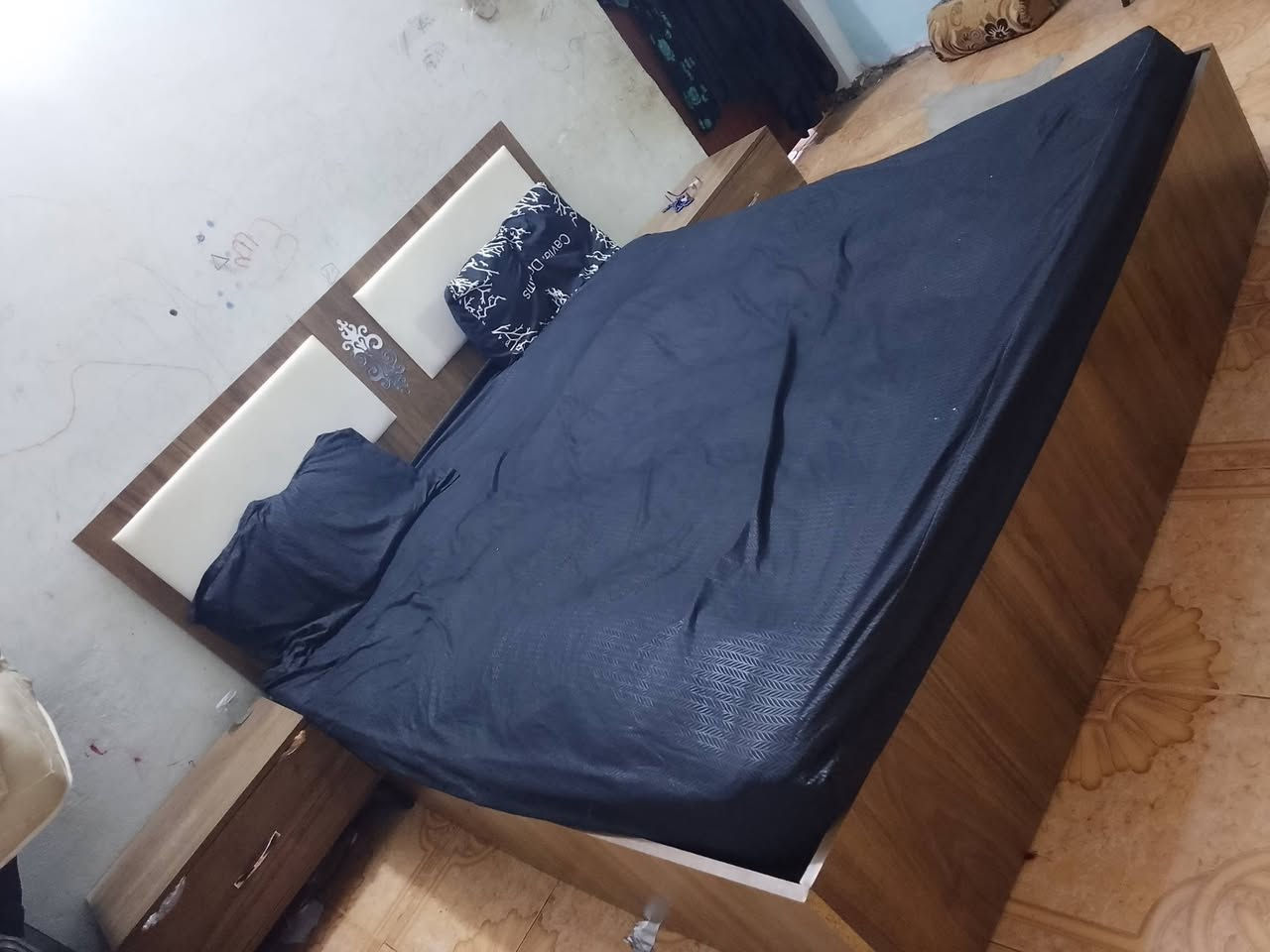 مكلف بنشر غرفه نوم تركيه نضيفه للبيع ولاي استفسار ***********بي وتساب
