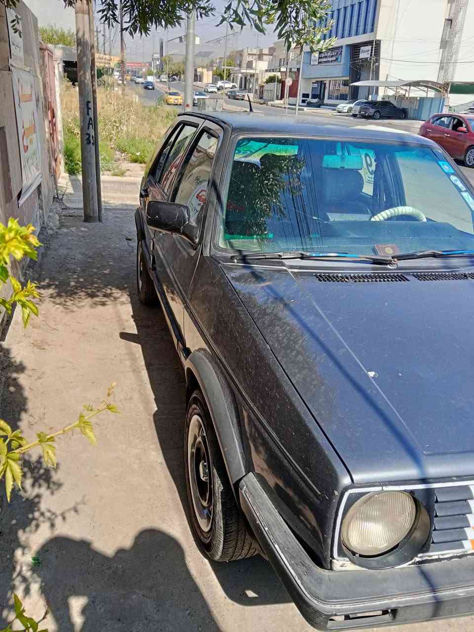 كولف للبيع 1989
السعر 26 وبيها مجال 
للتواصل عبر الهاتف ***********
***********
