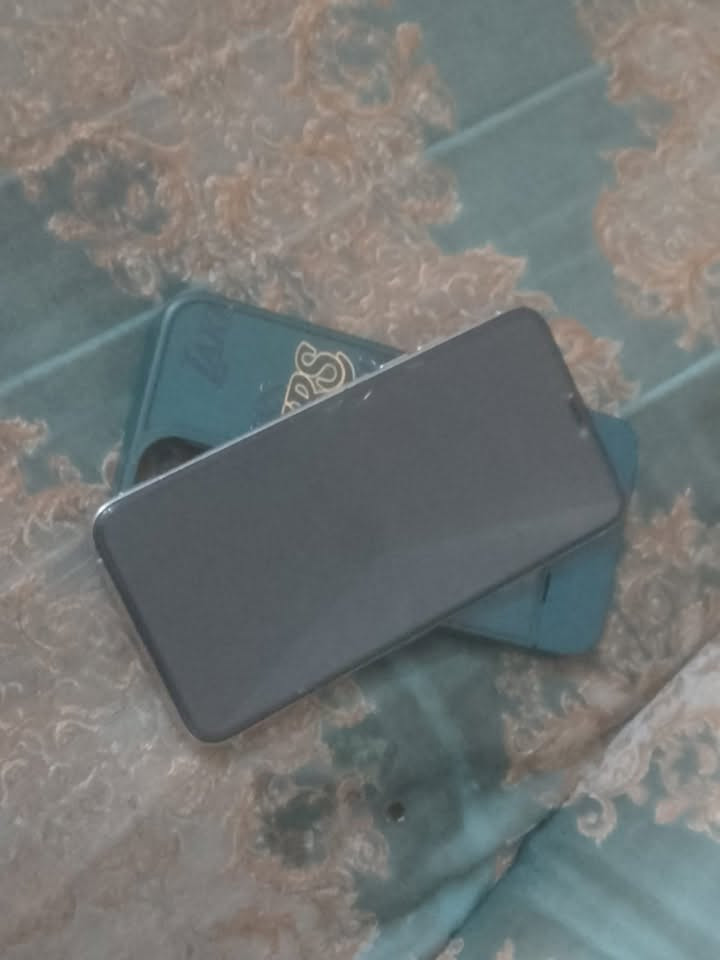 السلام عليكم ايفون ١١ برو ماكس جهاز الله يشهد عليه براسه ستين حض مبدل بي شاشه اصليه ٣ خيارات ومبدل بطاريه اصليه ام نسبه تقره نسبتها ١٠٠ ونطيك ضمان بجهاز شهر اي شي بي ترجع جهاز واني المممنون لان الله يشهد جهاز صدك مرتب ومابي عيب سعره ٣٢٥ وبي مجال *********** مكان بغداد حي الرشاد
