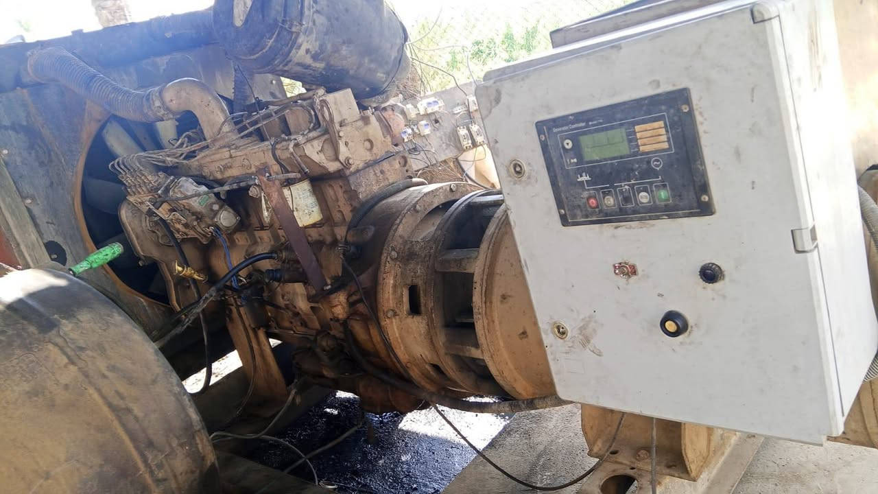 سلام عليكم  للبيع كمنز 12ولف 114  150kvaومكينه 102   للاستفسار الاتصال ***********

