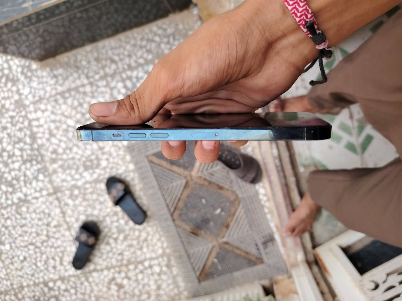 سلام عليكم ايفون 12برو ماكس 
مبدل شاشه وبطاريه اصليات باقي كله شغال
سعر340بيع مستعجل مكاني نجف
اتصل***********
