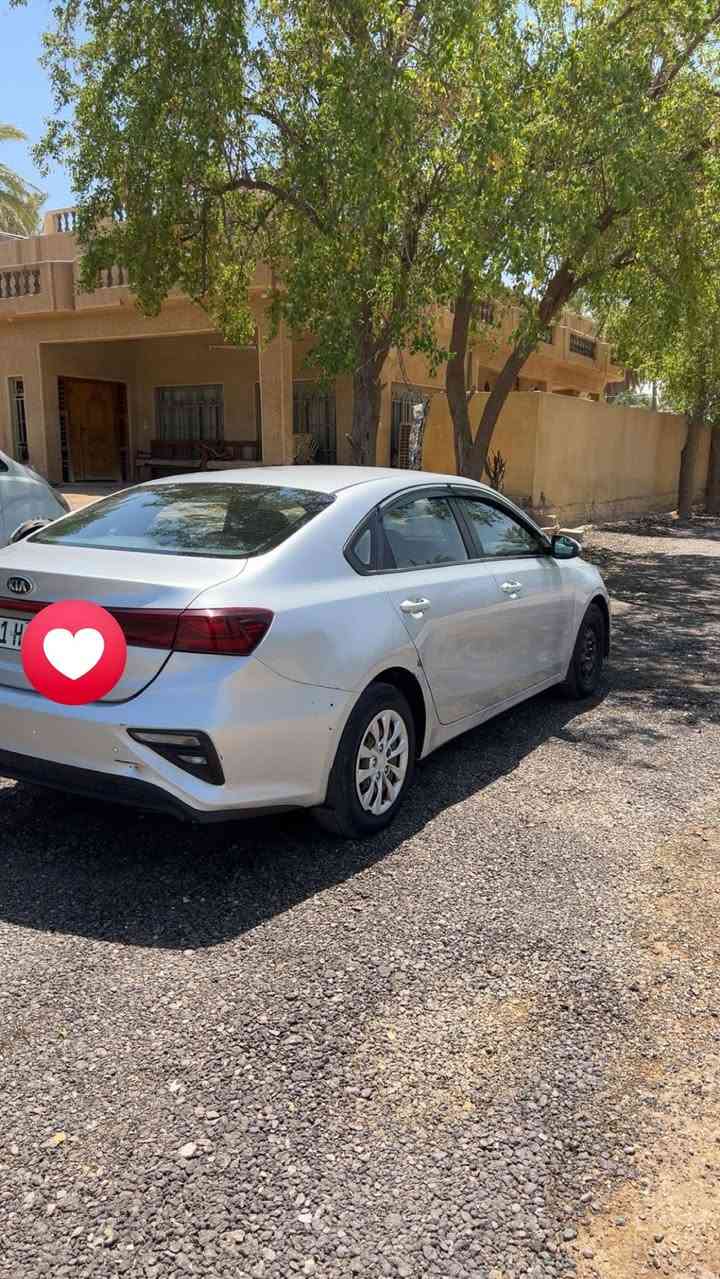 سيراتو 2019 خليجي للبيع 
سياره بيها شبر صبغ بلباب وشبر بالجاملغ  وتورباين مال الكير رايدها 100$ 
***********
