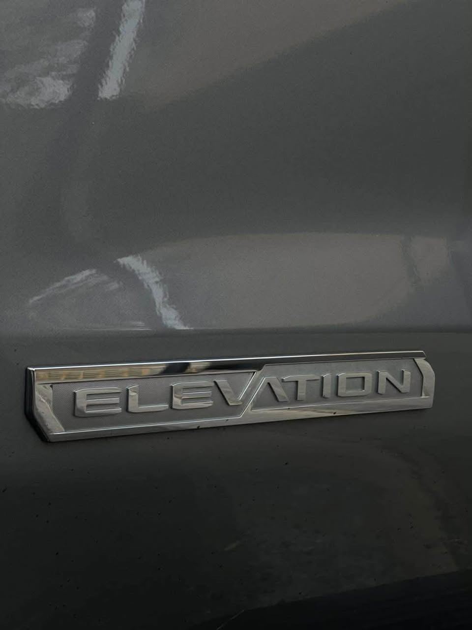 GMC SIERRA ELEVATION X31 OFF ROAD 5.3 V8
*********** 

جمسي سيرا 2023 الفيشن 
رقم السلیمانیە
محرك  v8 5300
فول مواصفات 

داخل شكل الجديد

شاشه كبيره 
بصمه تشغيل 
بصمة ابواب 
تشغيل عن بعد 
باب طويل المرغوب

 محرك V8 5.3 
اوتو ستارت 
شاحن واير ليس

ويل كب 
لايت لد زنون 
بروجكتر زنون 
شاشه كاميرا 

السعر 38500$ قابل للتفاوض 

***********
