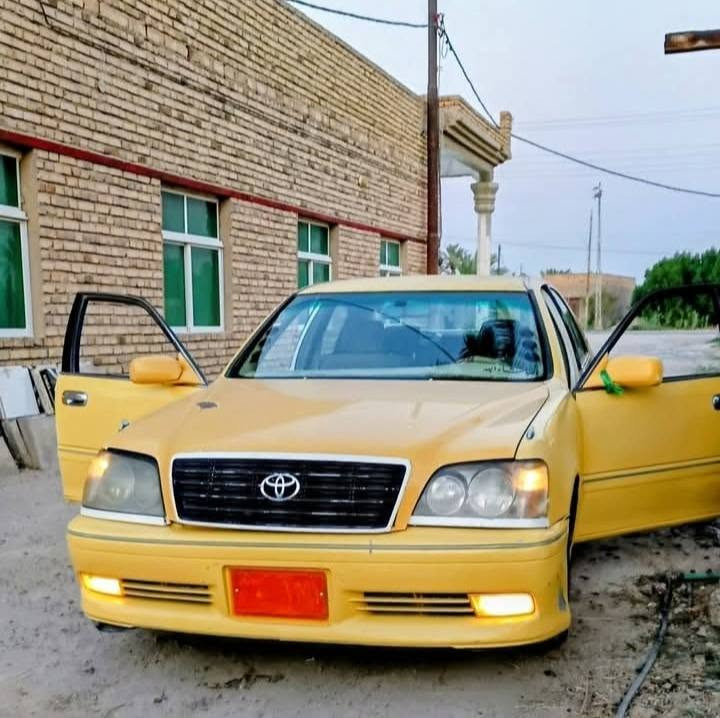 السلام عليكم سياره ملكه  صفره للبيع اصوليه موديل 2005السعر 48$ورقه 
السياره جاهزه من كلشي تخم تواير حداديه تبريد شغال بس الدكمه عاطله
مكان السياره سوق الشيوخ النواشي 
رقم الهاتف ***********

نص مكتوب في الصور:
- Shot on realme C21Y