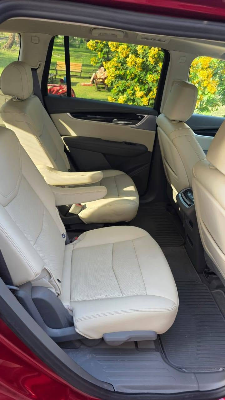 السلام عليكم عندي كاديلاك موديل 2025 XT6 فول مواصفات مرقمه شهداء بغداد دخول جديد سته ستندر ٧ راكب السعر ٢٩٥ وبيه مجال *********** حادثها جاملغ خلفي وباب

نص مكتوب في الصور:
- 2/20 1:1 2025 Cadilla... bid.cars ٥:٢٨
- 2025 Cadilla... bid.cars 5 / 20 BIDCARST
- 2025 Cadilla... bid.cars 13 / 20 BIDICARS
- 2025 Cadilla... bid.cars 3 / 20 1:1 BIDCARS