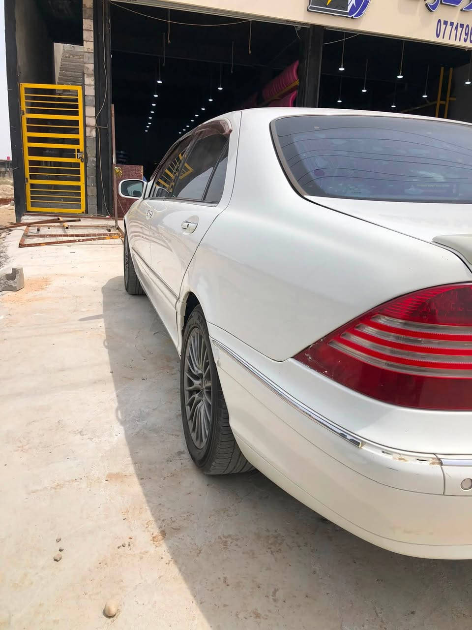 سلام عليكم
مرسيدس s500
مكينه 8vسلندر سيارة حلوه ونضيف تبريد تخم تاير 
سيارة فول مواصفات تحكم كشنات امامي وخلفي 
باب طويل كراسي تدفئه وتبريد سيارات ما ناقصه شي 
سعر السيارة  105 وبيه مجال قليل  تواصل ع هذا الرقم ***********
