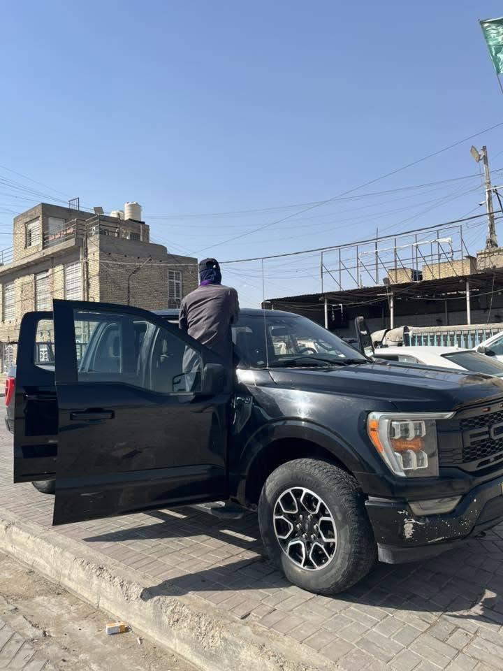 فورد f150  للبيع او لمراوس موديل 2023

📍 رقم أربيل — باسمي تحويل مباشر | وارد أمريكا
**المواصفات الفنية:**
▪️ فئة XLT Sport — فل مواصفات عدا الفتحة
▪️ محرك 3.5L EcoBoost تويــن تيربو V6
▪️ كير أوتوماتيك 10 سرعات
▪️ دفع رباعي 4WD
▪️ باب طويل / بدي طويل

**أنظمة الأمان والقيادة الذكية:**
▪️ قيادة شبه ذاتية (Lane Centering + Adaptive Cruise)
▪️ رادار تحديد المسار
▪️ نظام النقطة العمياء
▪️ توقف ذاتي أمامي وخلفي
▪️ كاميرا خلفية + حساسات

**الكماليات:**
▪️ شاشة كبيرة + Apple CarPlay لاسلكي
▪️ تشغيل بصمه
▪️ تبريد السيارة ثلج
▪️ ويل 20 إنج 

**
**الحالة والممشى:**
▪️ الممشى: 38 ألف 

▪️ السيارة نظيفة جداً وبحالة ممتازة

✅ سيارة تجمع بين الفخامة والعملية والاقتصادية — مثالية للاستخدام اليومي والسفر

💰 **السعر 260 — وبيها مجال بسيط 
📞 للتواصل والمعاينة: ***********
📍 الموقع: بغداد
