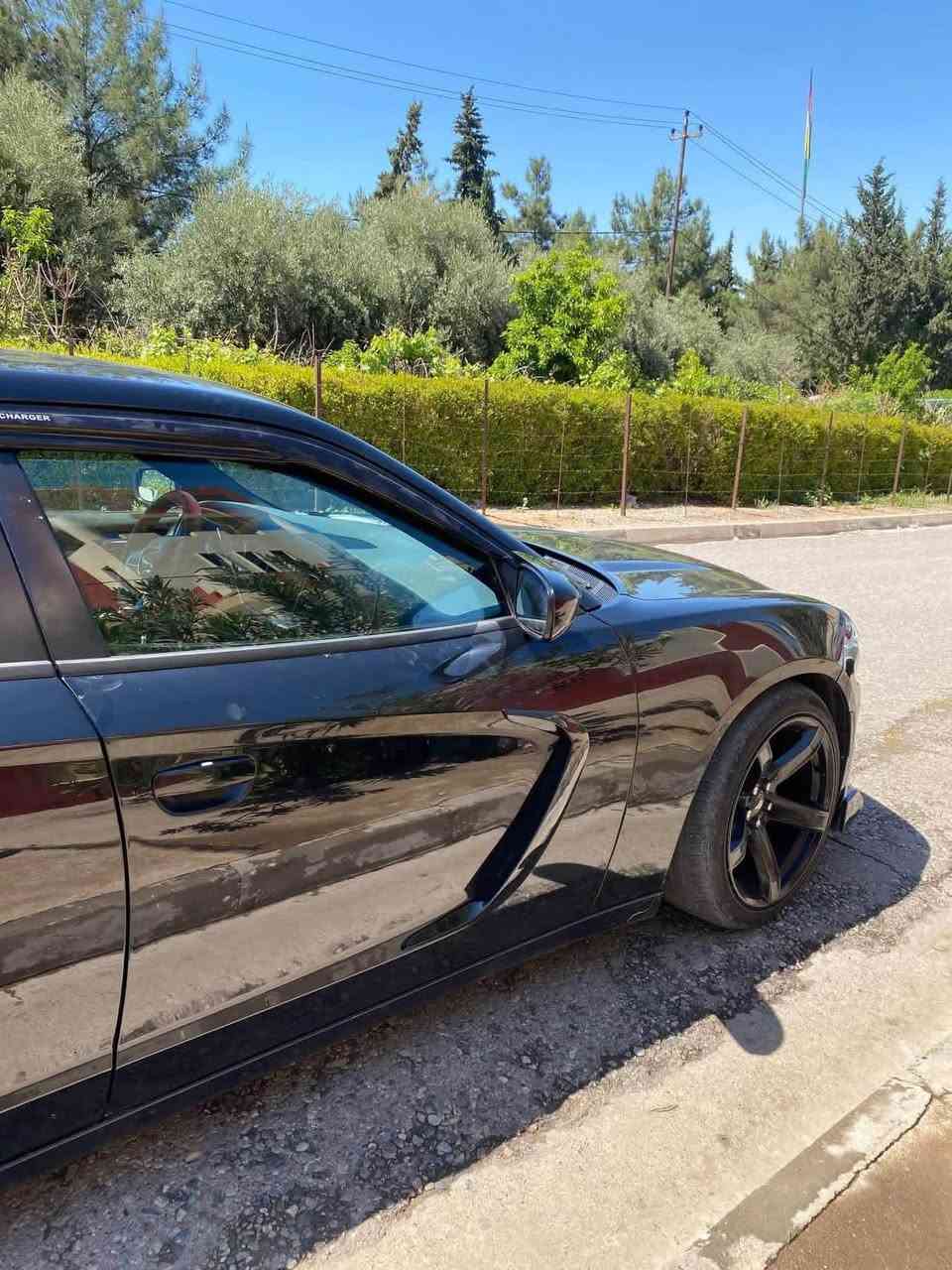 السلام عليكم 
جارجر 2015 sxt
ماشية 149 مال بيت السيارة ما مشتغلة خط ابد
فول مواصفات بدون فتحة 
شاشة جبيرة 
تحكمات كاملة 
بصمة تشغيل وابواب 2 وصندوق
تشغيل عن بعد 
مقعد السايق كهرباء 
لايتات زنون 
ويلكب نجمة خسفة قوية 
سكوبات 
مري باتمان 
سبايدر صندوق وسبايدر جام خلفي مع لحية امامية شكل الجديد ومطريات
داخل مغلف كاربون فايبر 
دفيوز خلفي مشيف وحلوك كزوزات 
رقم اربيل جديد باسمي سنوية وهزة كله جديد الى 2031
مكينتها وكيرها اصليات وشرط 3600 V6
السيارة دخلت للعراق كلين تايتل بالعراق طخها ماطور بين الجاملغ الخلفي والباب ضرر بسيط موجود سونارها بدون ايربكات ولا دواخل
مكان السيارة موصل 
استفسار خاص واتساب هم موجود 
السعر (( 188 ))بيها مجال ترهم مراوس حسب القناعة
*********** موصل, نينوى
