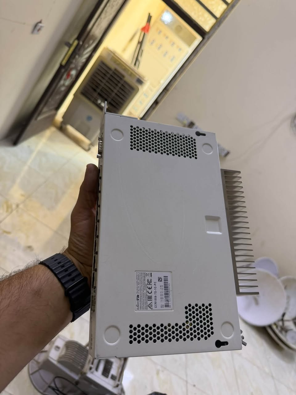 توفر لدى مكتبنا
كلاود كور 1009 ميني 7 بورت كيكا sfp 1 g 
سعره 300 الف 
يوجد لدينا توصيل لكافة المحافظات 
***********
