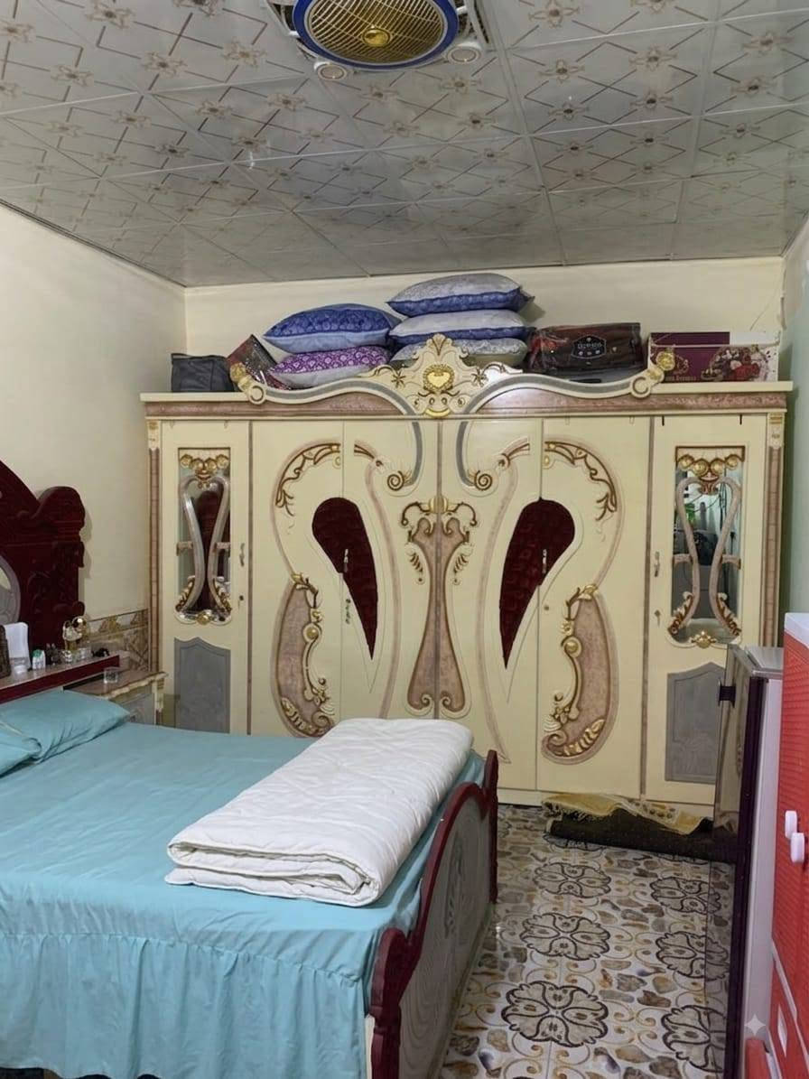 🏠 بيت للبيع - الناصرية / الحي العسكري 🏠
فرع مرطبات لوتس للأخير

بيت طابو صرف، بناء طابوق قوي وجاهز للسكن.

المساحة: 95 متر بالطابو / 120 متر واقع حال مع الفضلة.
التقسيم:
طابق أرضي: استقبال + غرفتين + صحيات داخلية وخارجية
طابق ثاني: غرفتين + صالتين

السعر: خاص للشراي الجاد

للاستفسار الاتصال: ***********
