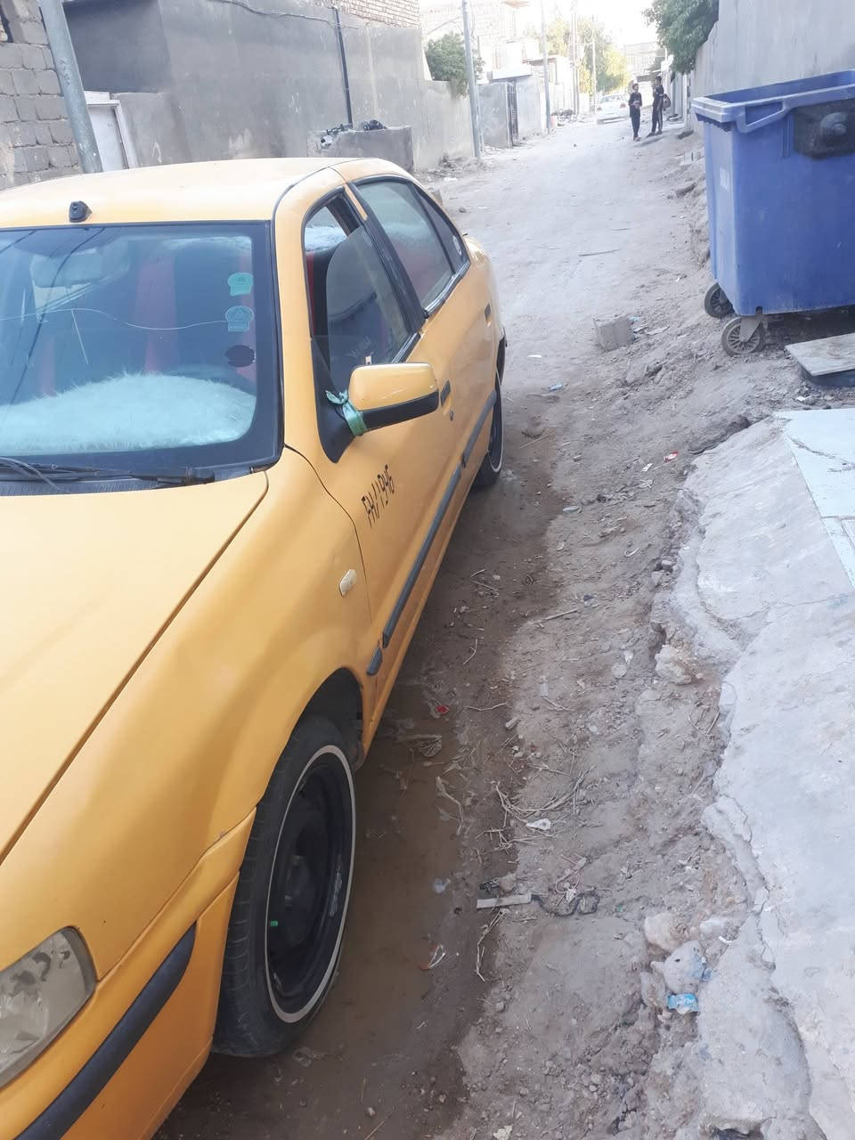 سمند موديل 11 ناطقه رقم بابل انكليزي سنويه جديده ل 27 هيئه مصفره عليها غرامه 200 الف ع المشتري شرط التحويل  مكينه وكير فرنسي مكفولات   تخم تاير السعر 30 ورقه وبيها مجال مكان السياره طويىيج للاستفسار ***********
