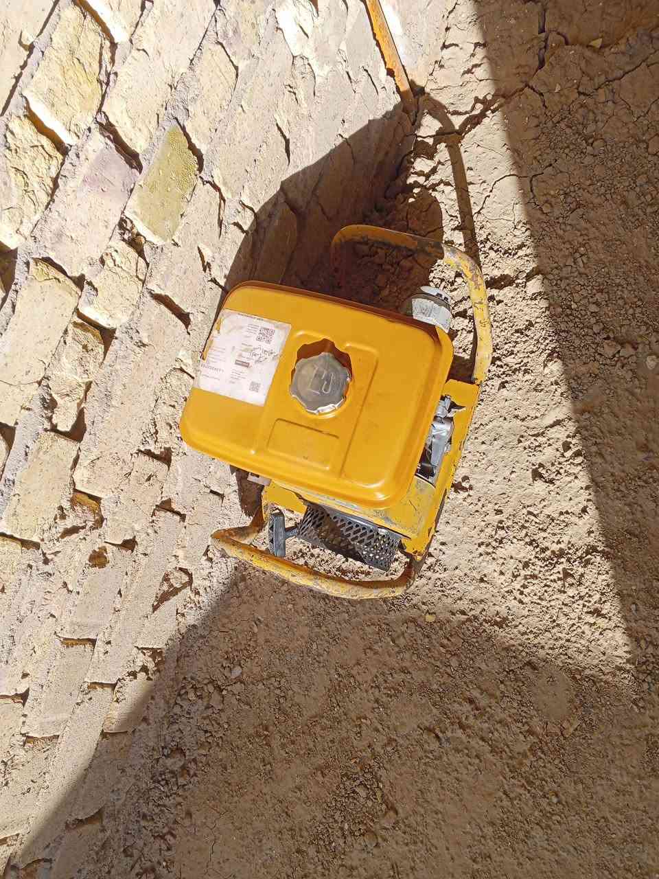 فابريتر للبيع نضيفه كلش وياه صونده ثمانيه متر مكانه العمارة بل قادسي//***********
