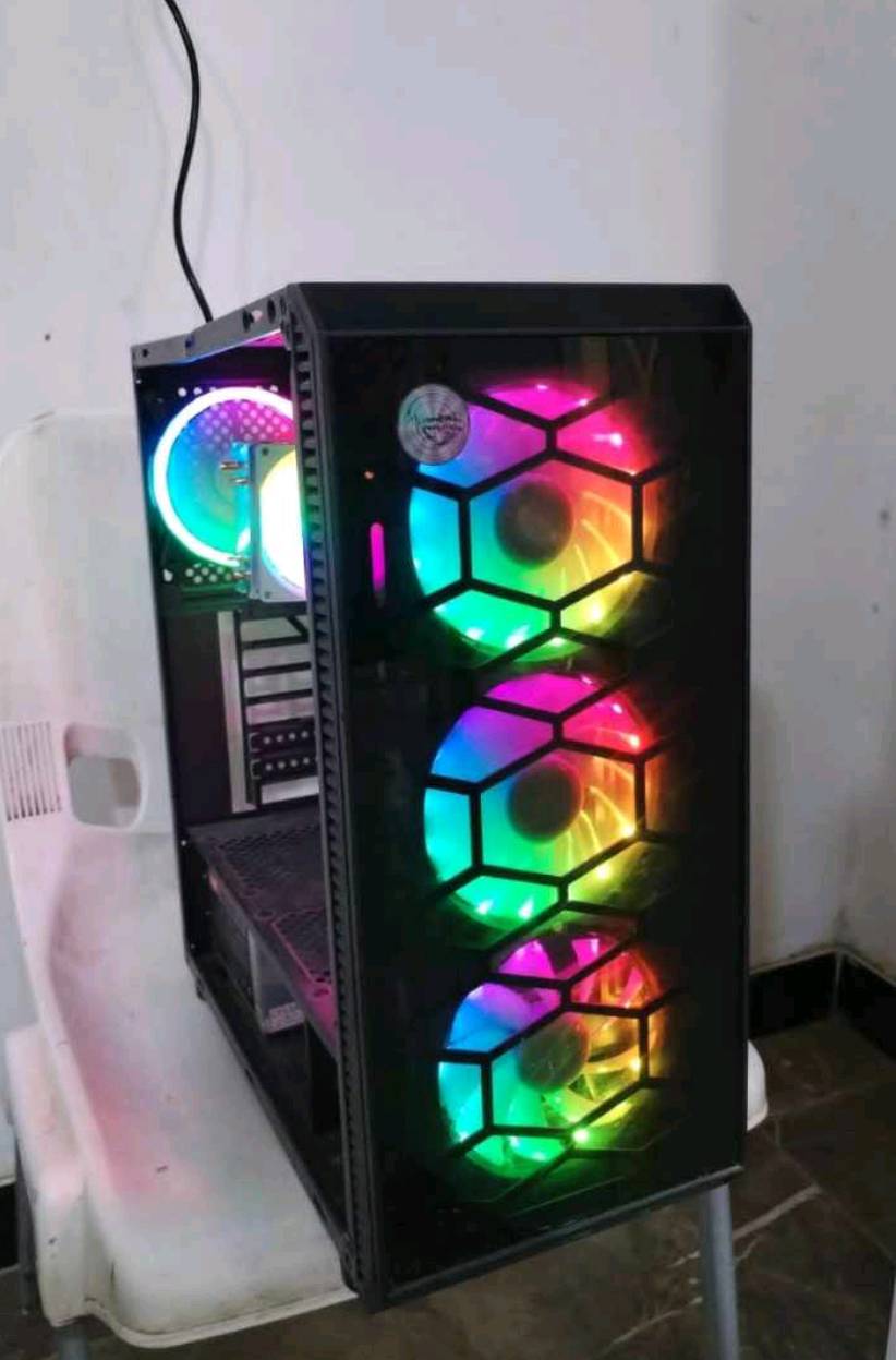 السلام عليكم تجميعه العاب للبيع التفاصيل بالصور والهارد 128 ssd و 360hdd والبورسبلاي من fsb 500 واط للبيع او للمراوس المكان ديالى السعر 325 وبي مجال