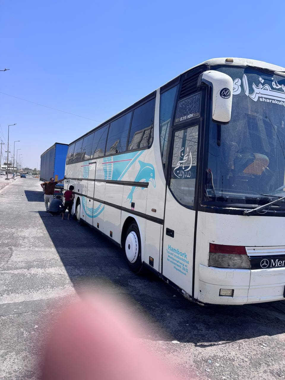 سلام عليكم باص سياحي موديل الفين واحد قايش واحد سياره كامله الاستفسار علا الرقم ***********
