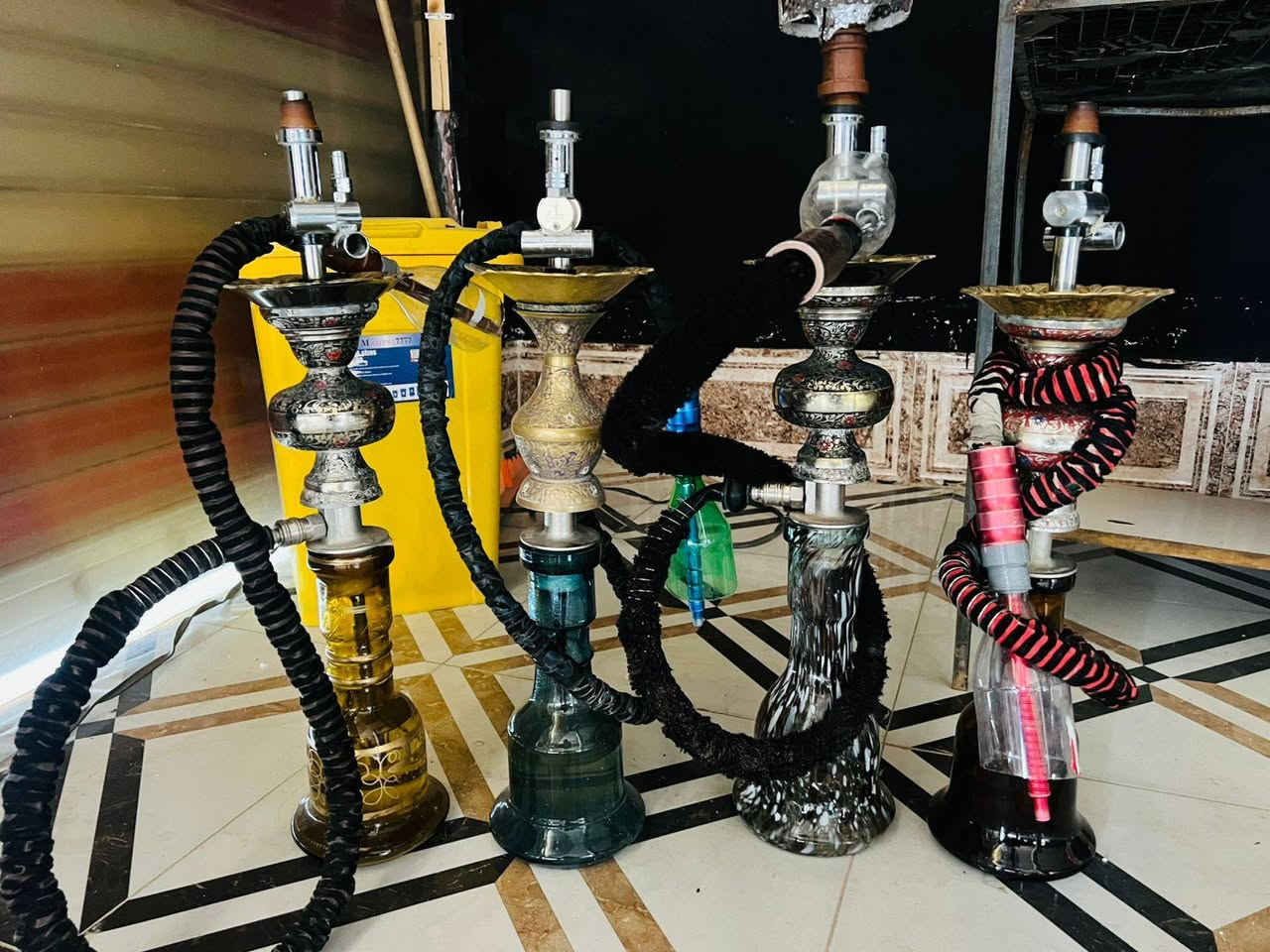 كوفي شوب • معدات كاملة • نراكيل