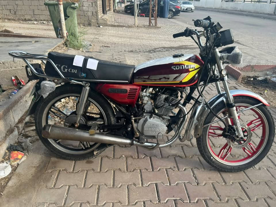 سيفان • موديل ٢١ • يدخن