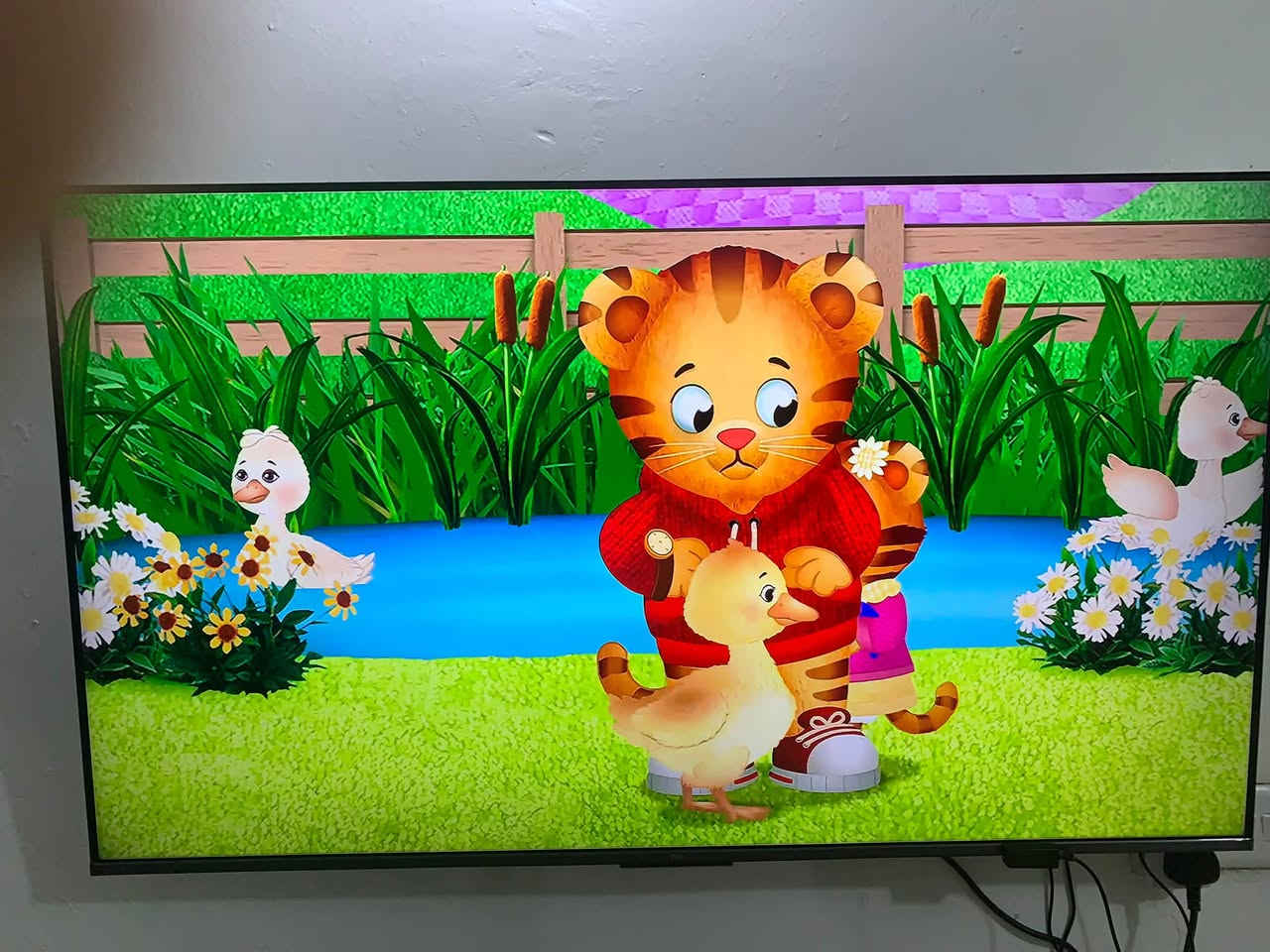 السلام عليكم ورحمة الله
شاشه tcl c6ks قياس ٥٠ اعلى مواصفات tcl برميميوم كيو مني ليد 

الشاشه بعدها بل ضمان مستخدمه ٤ اشهر 

نضافه ١٠٠٪؜ 

العنوان بغداد الدوره ابو دشير 

***********
