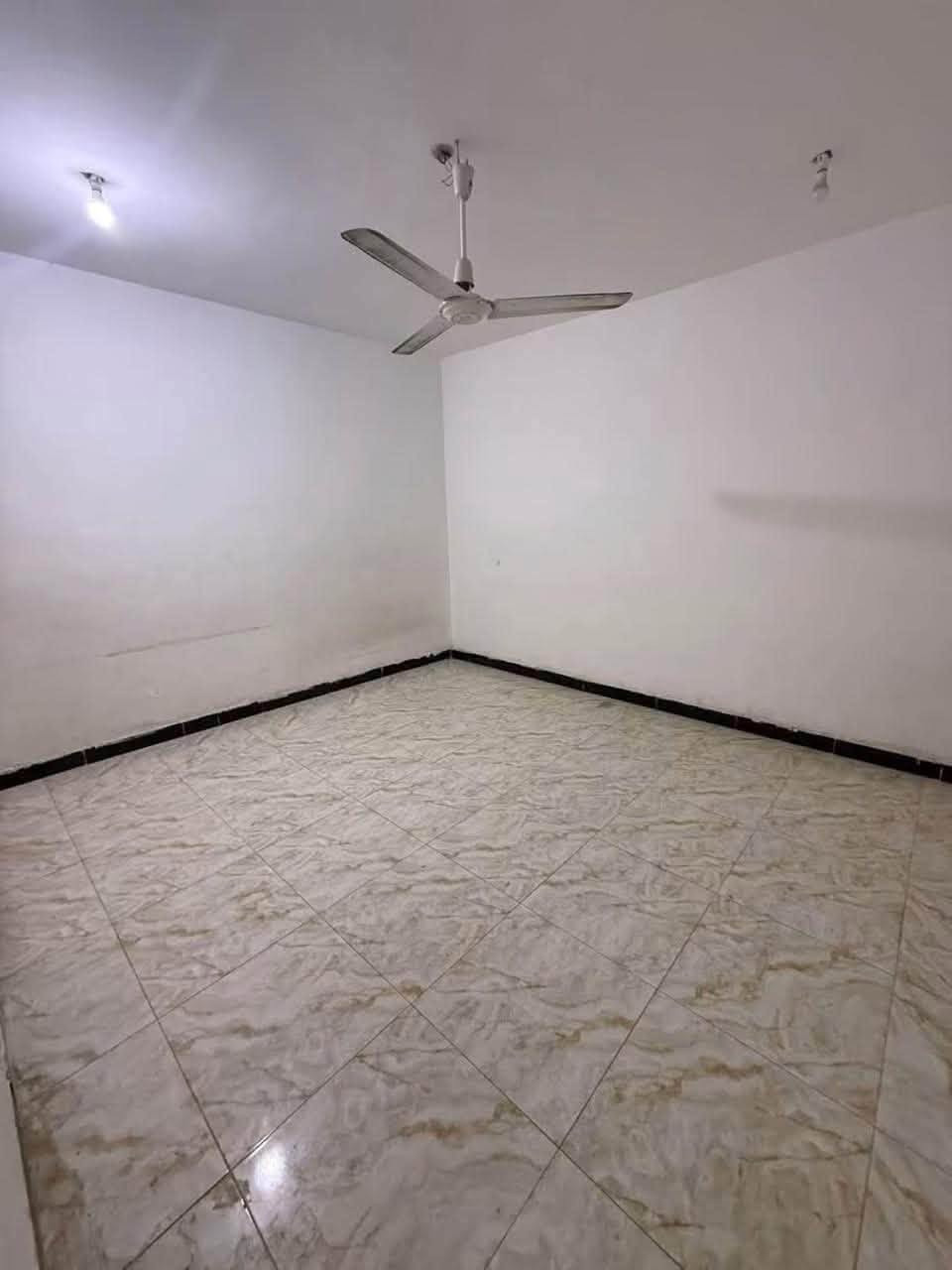 🔥 دار للإيجار في موقع مميز بالحلة – حي الحسين 🏠

تبحث عن دار للإيجار بموقع ممتاز وقريب من الخدمات؟
هذه الفرصة قد تكون مناسبة لك! ✨

📍 الموقع: الحلة – حي الحسين – قرب حلويات لبنان
📐 المساحة: 100 م²
🛏️ غرفة نوم
🛋️ كليدور
🍳 مطبخ
🚿 صحيات

✨ موقع مميز وقريب من الخدمات، مناسب للسكن والراحة.

📞 للاستفسار عن السعر والتفاصيل أو لحجز موعد للمشاهدة:
***********
***********

🏢 مكتب الإعمار2 للعقار   والتصميم والتنفيذ
📍 الحلة – شارع ابو خمره

🏘️ تتوفر لدينا أيضًا عروض متنوعة للبيع والشراء والإيجار في مختلف مناطق الحلة ومحافظة بابل، وتشمل:
🏠 الدور السكنية
🌍 الأراضي
🏢 العقارات التجارية
📐 عقارات بمختلف المساحات والمواقع

📌 كما نستقبل جميع العروض السكنية والتجارية.

🤝 كادر مختص بخدمتكم لمساعدتكم في اختيار العقار الأنسب حسب احتياجكم.

✨ مكتب الإعمار للعقار والتصميم والتنفيذ
ثقة وخبرة وخدمة متكاملة في عالم العقار 🏠
