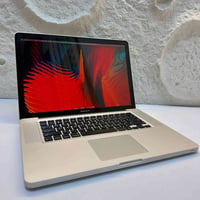ماك بوك برو • ١٥.٤ بوصة • i7