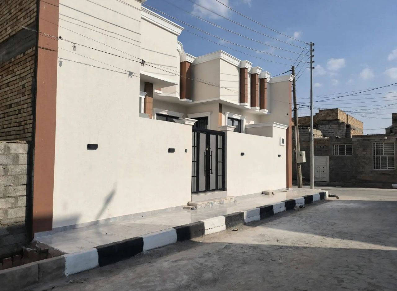 بيت 160 متر ركن وعله ساحه
بالاسكان الصناعي النزله الثانيه
البناء // طارمه استقبال وصاله وغرفتين نوم ومطبخ حار وبار وصحيات داخليه وخارجيه ومنور
السعر والتفاصيل اتصل ***********
