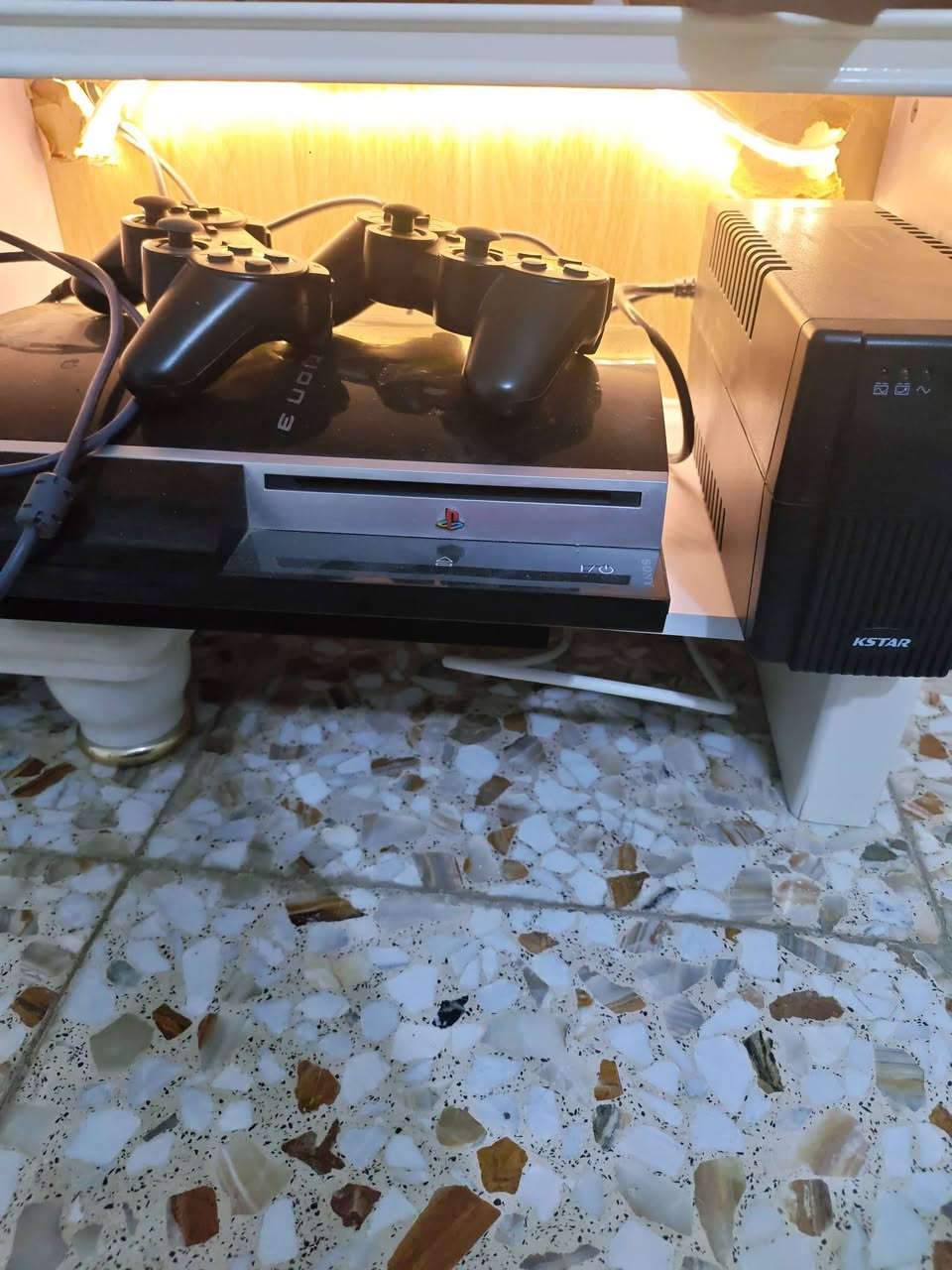 السلام عليكم  من رخصت الادمن بلي 3 وملحقاته +UPSللبيع يدات شغاله كله شغال جديد بمعني الكلمه تجي تفحص وتشوف بعينك الاستفسار واتساب (***********)مكاني بابل

