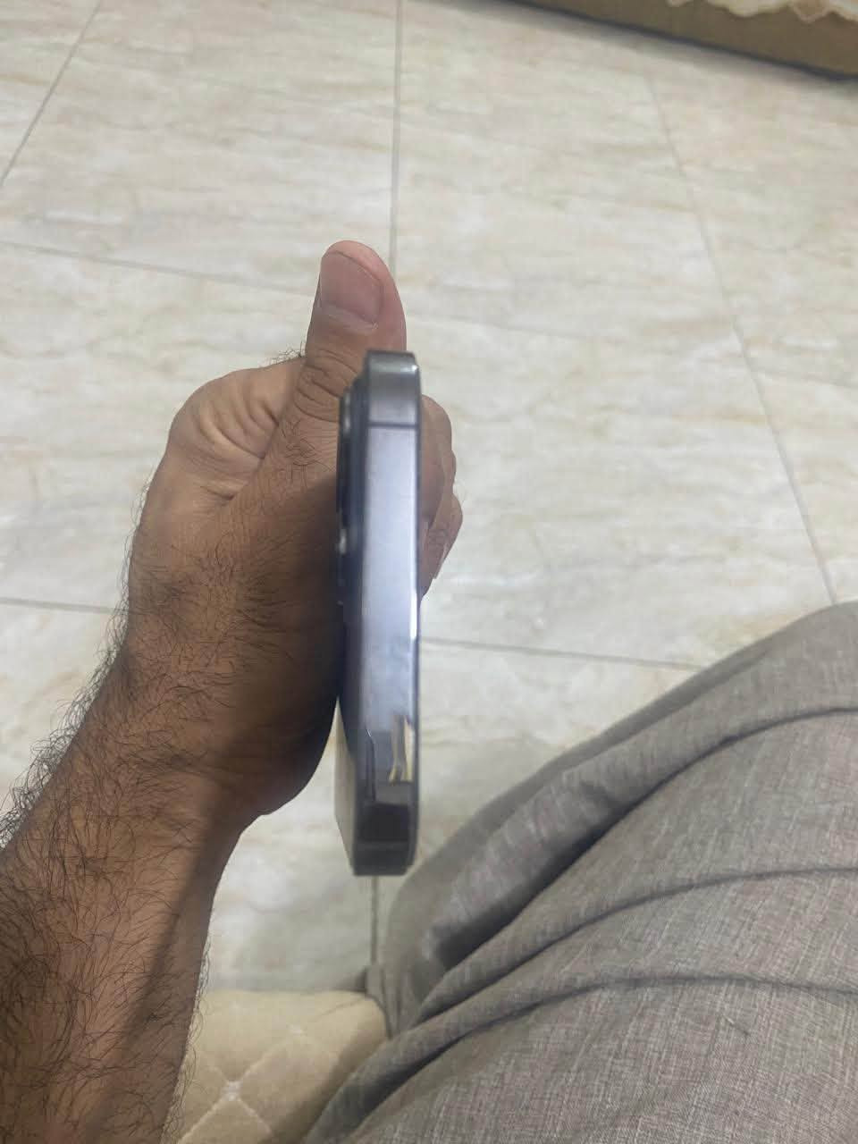 السلام عليكم 13 برو ماكس اسود جهاز نضيف ممبدل اي شي بطارية 81 ذاكرة 256 جهاز بلادي شركة السعر 700 التوصل *********** مكاني بغداد
