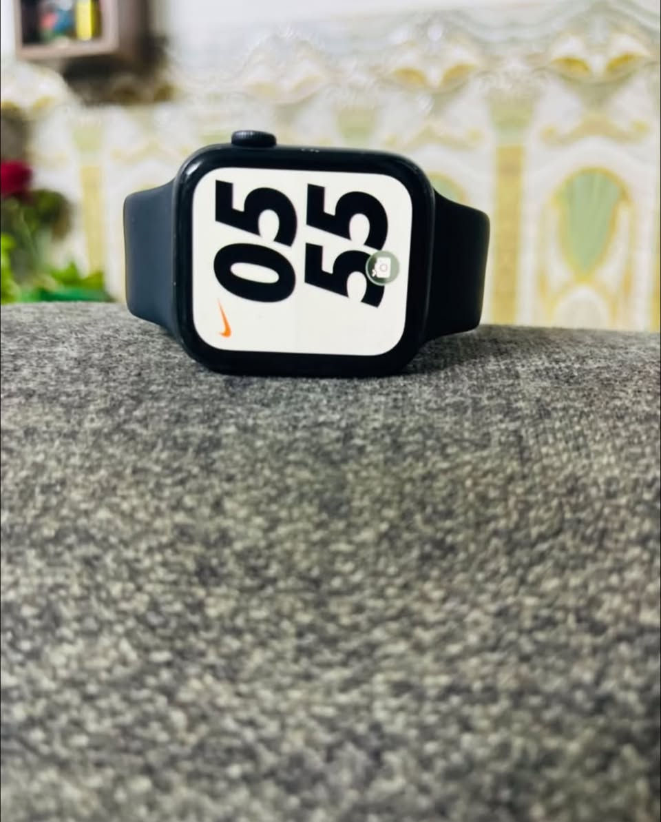ساعة ابل • جيل سادس • ٤٤مم
