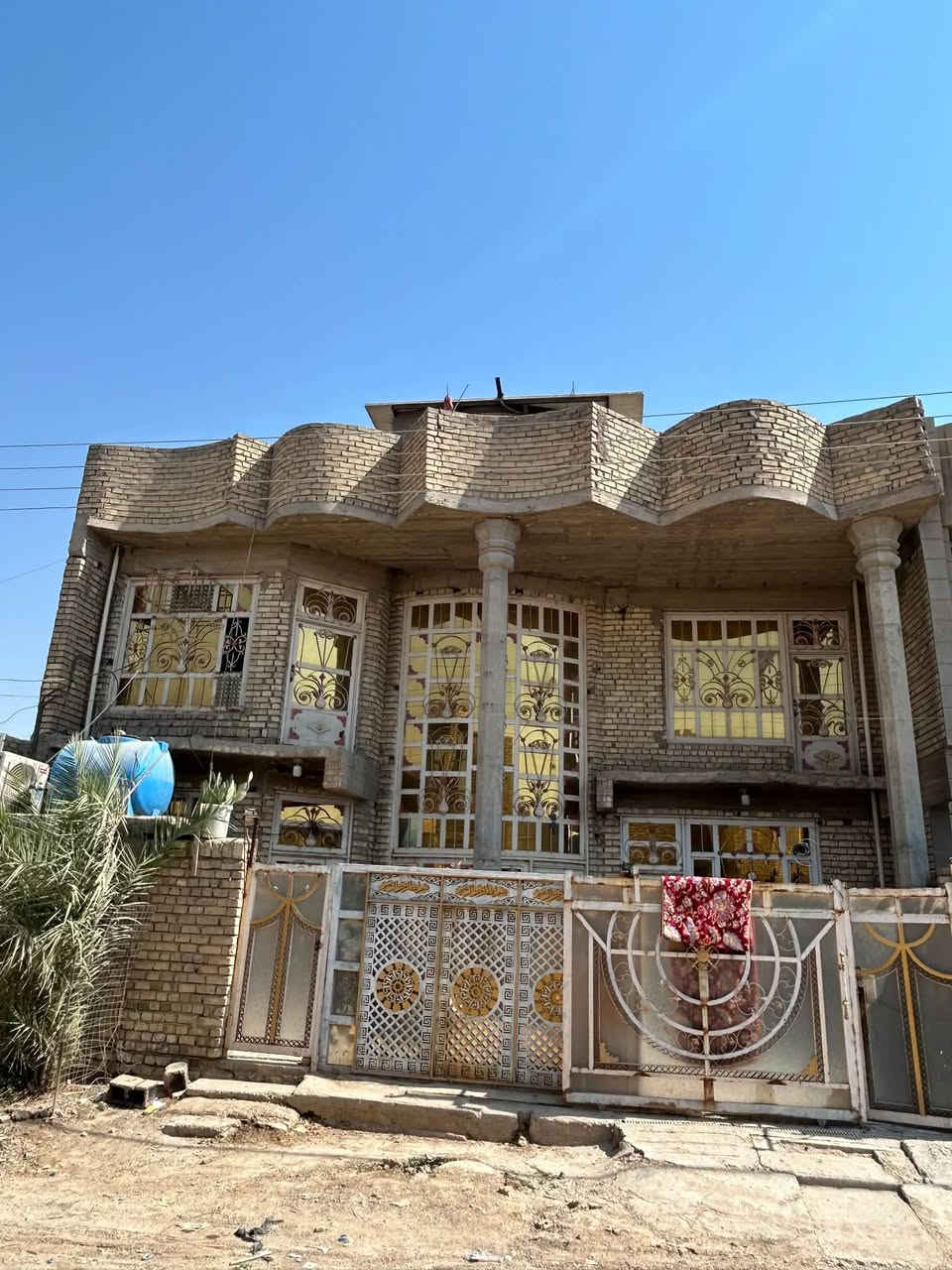 ✅ دار سكني ملك صرف تحويل مباشر للبيع ا
  بموقع ممتاز في🏚 ناحية الوحدة الخالصه  قرب مركز الشرطه 
مساحه 200 متر مربع  
يحتوي ع4 غرف نوم وستقال وصاله ومطبخ وصحيات عدد 3
البيت نضيف وكامل من كلشي بناء طابوك 
سعر 170 وبي مجال

***********
