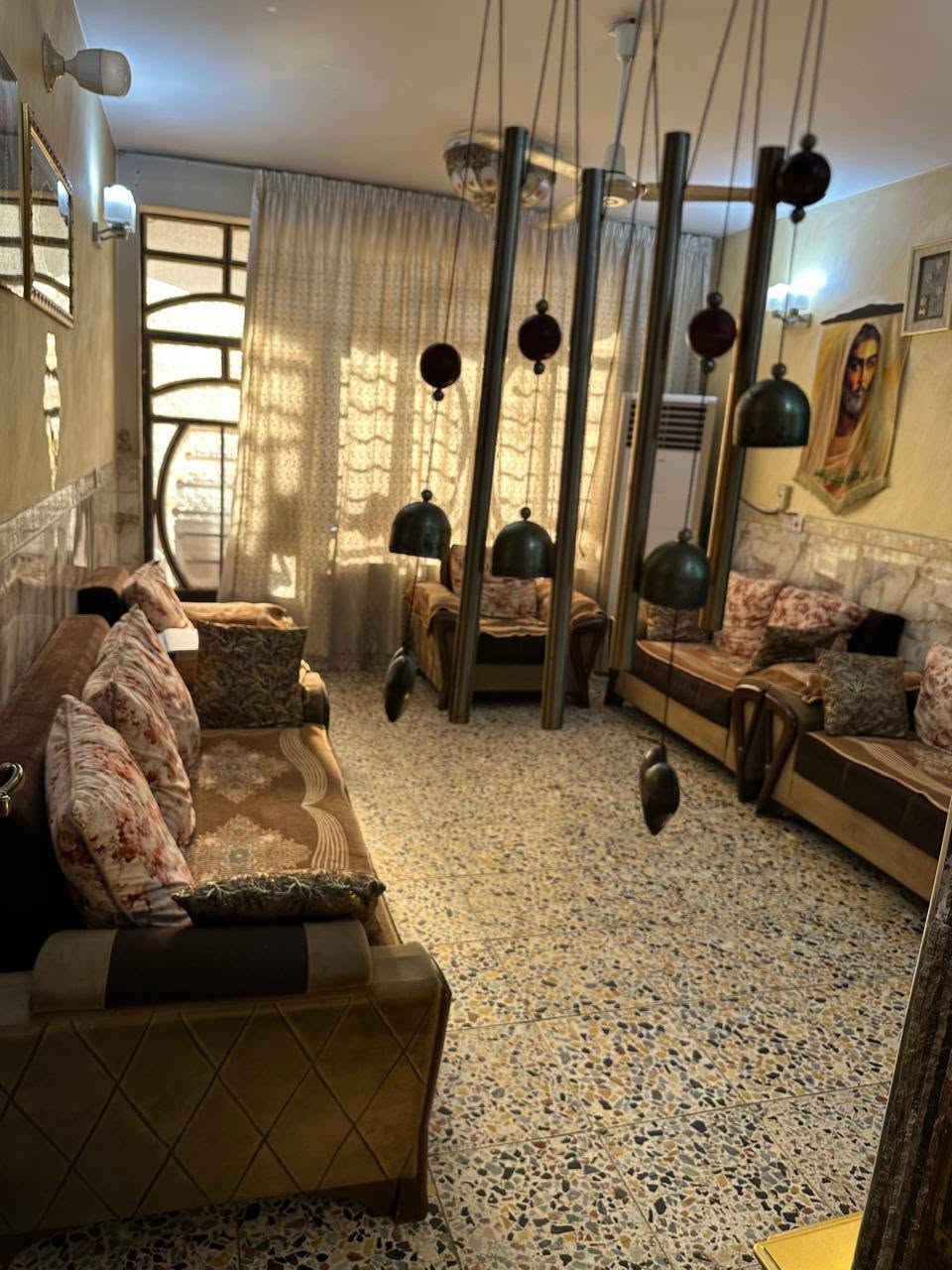 السلام عليكم بيت للبيع الغزاليه نهايه شارع المهاجرين الضباط مساحه ١٠٦م للاستفسار ***********
