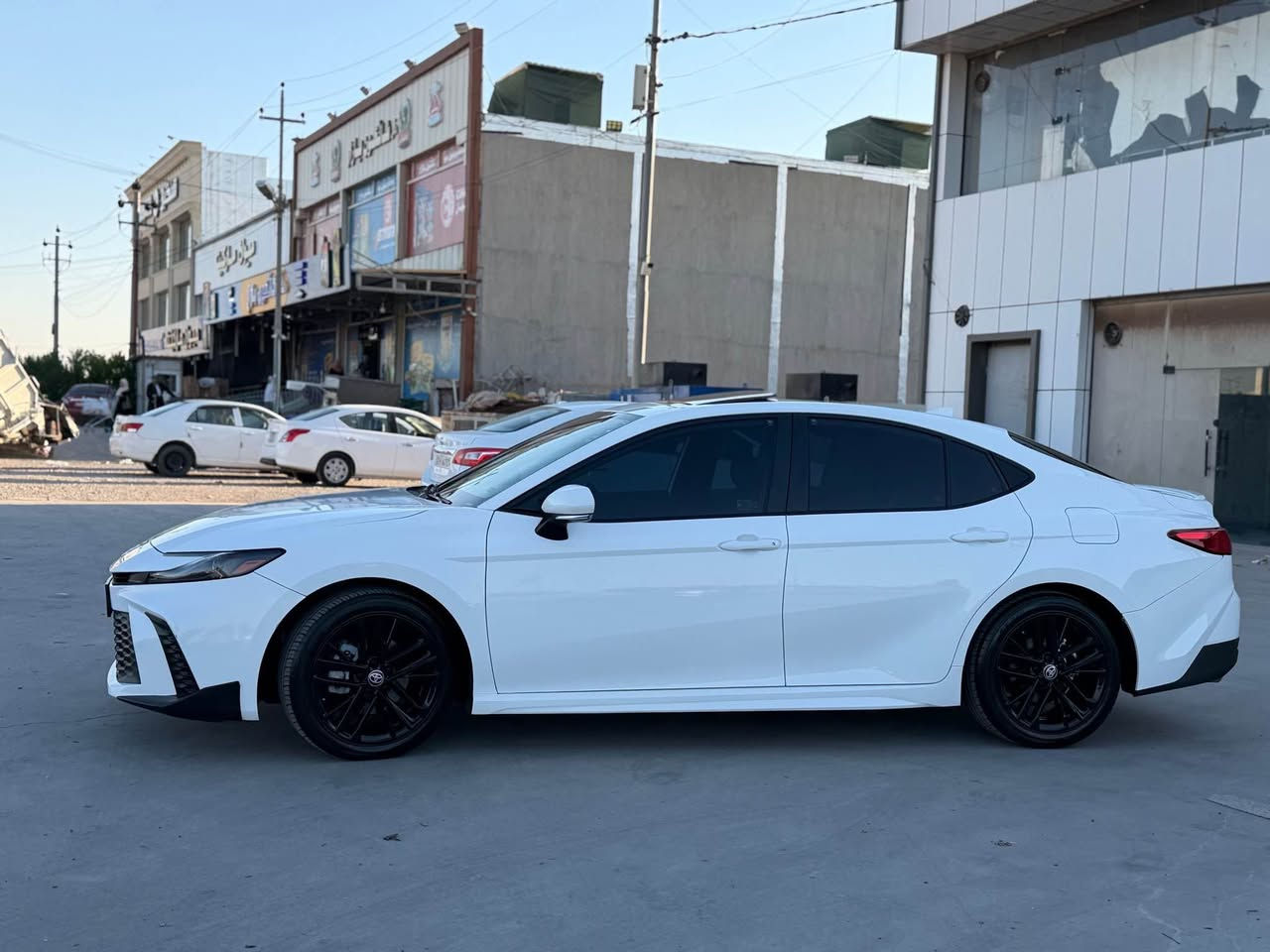 Camry 2025
سەیارەکە بێ بۆیاخە تەنها ئەوەی نیشانم کردوە PDR هەیە رەقەم شاسیم داناوە سەیارەکە جەمپی دوایی هەیە سەرە شاسی لای سەکنی دواوە هەیەتی لەگەل ناو سندووقەکە نیوەی پەمپ کراوە حادیسەکەی زۆر حەفیفە سەیارەکە یەک دینار مەسروفی تئدانیە زۆر خاوێنە جاهیزە هەزە و سەنەوی نوێیە کیتابی جام رەشیشی تازە بۆ کراوە ٣٥ هەزار کیلۆمەتر رۆشتوە گێر و مەکینە و هایبرێدیشی بەشەرتە نرخی ٢٤٩ وەرەقەیە 
***********
جوابی نامە نادەینەوە تەنها تەلەفون 
گەر موشتەریش نی بێزارمان مەکە أربيل, العراق

