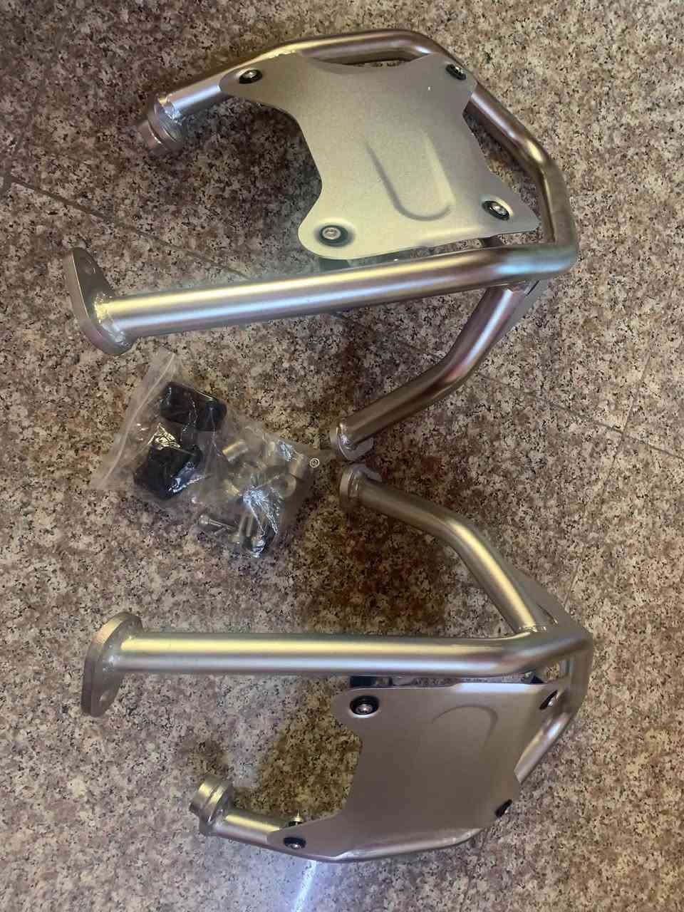 البيع السعر ٤٠ الف ‭***********‬ مكاني بغداد الكاظميه

نص مكتوب في الصور:
- Amazon.it
- Crash Bar Paraurti Motore Del Motociclo Crash Bar Barre Di ...
- انتقال
- حفظ
- مشاركة
- Amazon.com: FWXE...
- Amazon.com
- Crash Bar Paraurti Motore D...
- LIND
- Excellent
- ١٢:٤٨ طرح أسئلة حول هذه الصورة G الكل المطابقات التامة المحتوى المطابق مرئيًا وضع AI نبذة باستخدام الذكاء الاصطناعي تظهر الصورة عارضة حماية المحرك أو الصدام الجانبي (Crash Bar) المخصصة للدراجات النارية، والتي يبدو أنها تتوافق مع طرازات مثل BMW R1300GS أو دراجات المغامرات المشابهة المصنوعة من الأنابيب المعدنية مع صفيحة تثبيت مركزية. إذا كنت ترغب في المساعدة، هل يمكنك إخباري: ما هو طراز وسنة الدراجة النارية التي تملكها؟ هل تبحث عن تعليمات التركيب أو قطعة غيار محددة لها؟ عرض المزيد صور مطابقة مرئيًا Webike Japan Amazon.it Crash Bar Paraurti Motore ...Del Motociclo Crash Bar SRC : تحطم بار (منخفض) سيارة 0