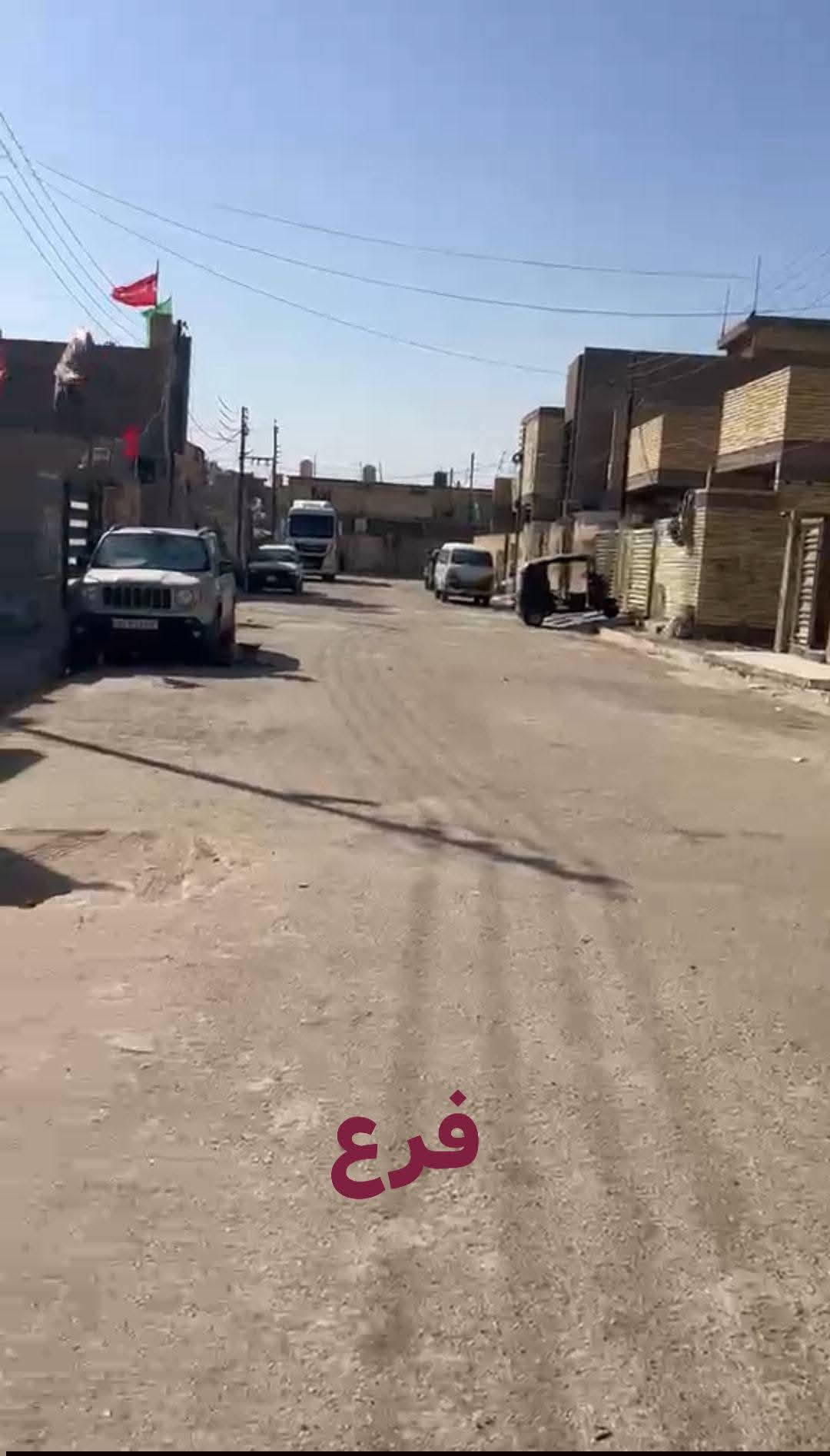 بيع مستعجل بسعر مناسب بيت للبيع طابق واحد 2غرف 2حمامات 2ترك 2مطبخ 2سطح بيتونه كبيره صب صاله كبيره استقبال كبيره حديقه من ضمن البيت 80متر بناء حديث مساحه 240 متر بناء طابوق البيت كامل من كل النواحي مع الأثاث والسبالت 
منطقه حي السلام نهاية شارع مستشفى الفضيليه زراعي مشمول بالطابو 35 
خدمات كاملة المنطقه كلها بناء حديث المدارس المستشفى السوق يبعدن دقيقتين عليك واي ضمانات اني حاضر 
للاستفسار *********** اتصال او واتساب مع صاحب الدار. سيد مهدي أبو امير
