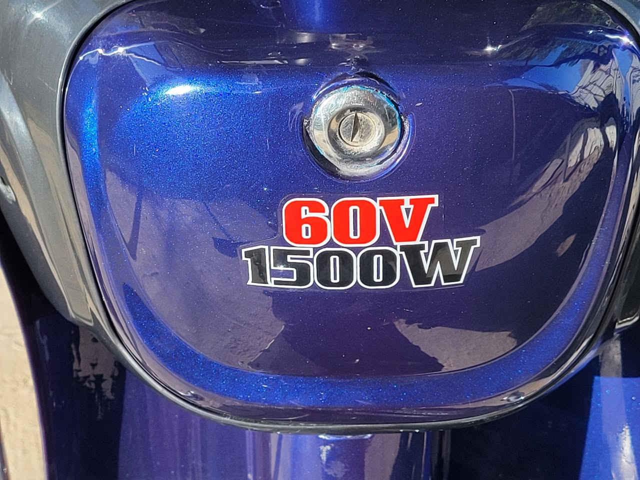 السلام عليكم اخوان دراجة HIS شحن ملف  1500W للبيع
سرعة الحقيقية 99 
بطاريات مابيهم شي تفحصهم كبالك وتاخذ 
بصمتين ومفتاح وتشغيل عن كارت بس يحتاج الهة شاشة فقط حتى تكدر تشغلهة عل كارت 
مكاني بغداد / الكرخ / القادسية مقابيل كورنيش القادسية 
سعر 275 وبيها مجال للشراي 
للتواصل فقط على الرقم ***********
