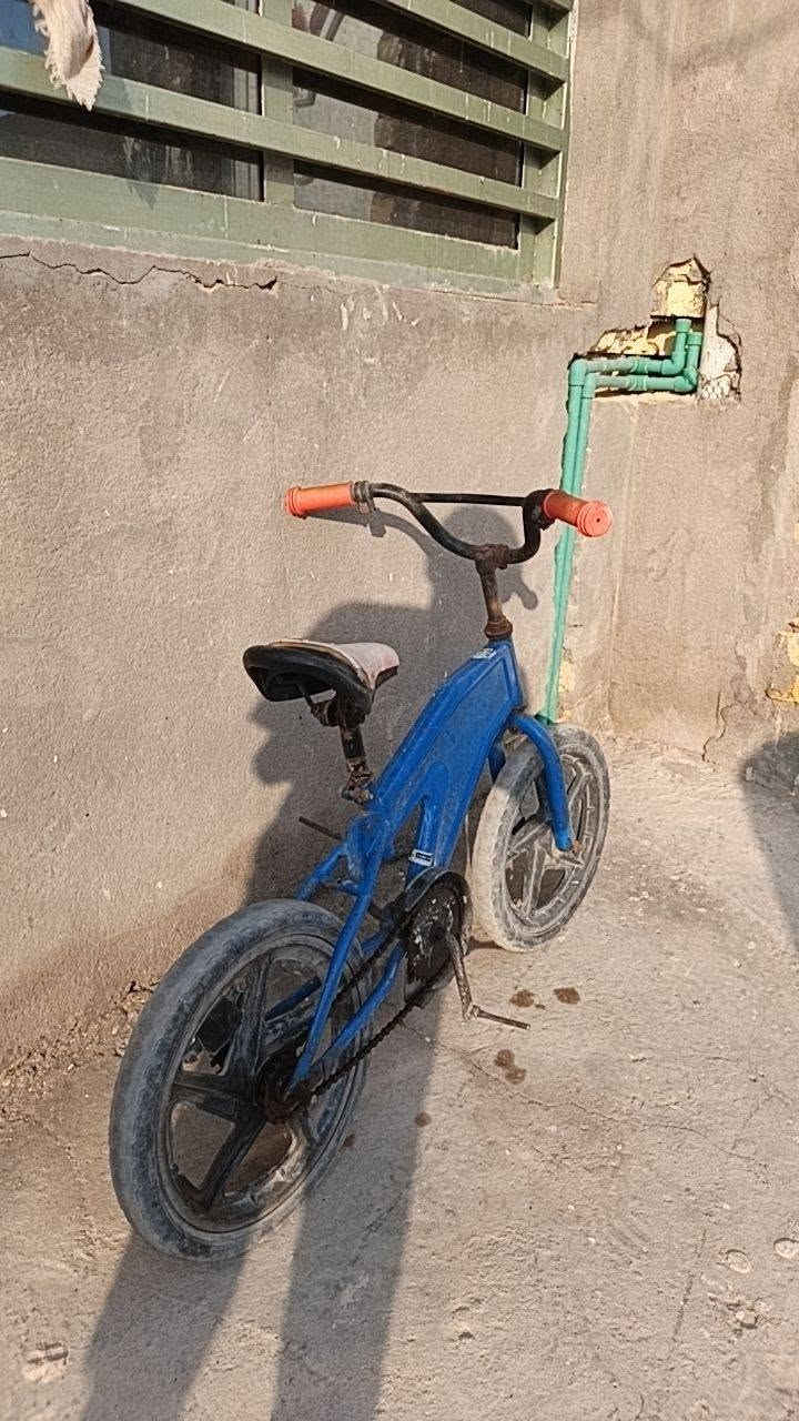 سلام عليكم بيسكلات شلعه وحده كلهن شغالات وجاهزات ونضيفات ابسعر مناسب إذا تريد مفرد كلمن وسعره.
الهاتف:***********🛑
