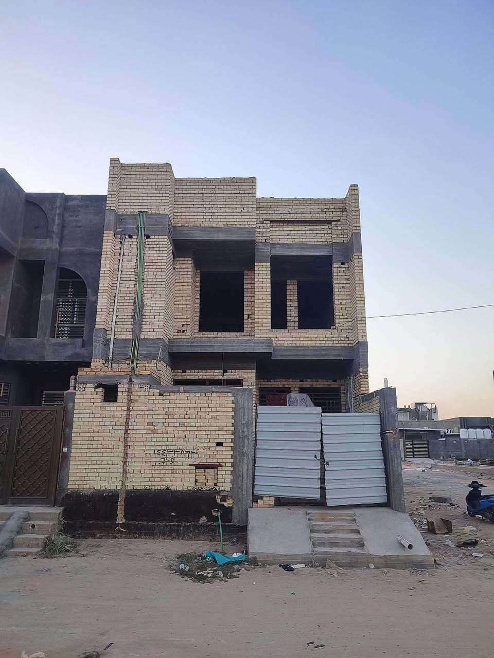 سلام عليكم خلفة جميع عمل الواجهات الداخلية والخارجية تصميم وتنفيذ ***********
