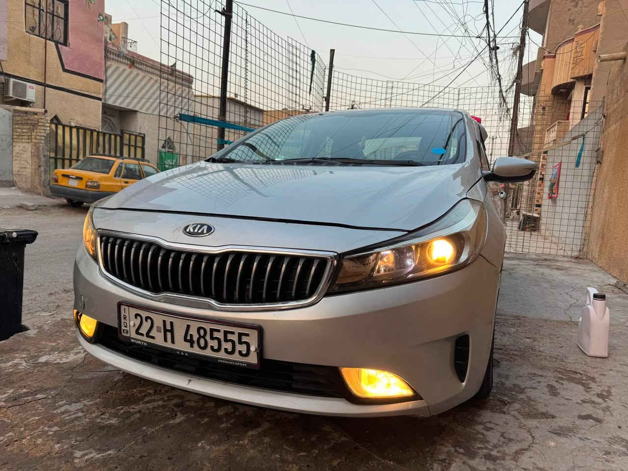 فورتي 2017
مكينه ٢٠٠٠ دوش 

كير مكينه جاهزات سياره وارد حادثهة جاملغ وبنيد بدون دواخل 

وبيهة كلير ٣ قطع يعني ٥ قطع بسياره بدون دواخل بدون ايرباك 

منظومه مي جديده 

منظومه تبريد جديده 

منظومه بانزين جديده 

كلهن البارحة مبدلهن 

تايرات قبل فتره تخم جديد 

يعني سياره جاهزه جاهزه ربع دينار متذب عليهة حتى حمام البارحة مسويلهة 

رقم اربيل دولي هزه ورقم جدد باسمنا تحويل مباشر 

 والسياره واقع حال هذي صورها واي استفسار رقمي والخاص موجودات وبلخدمه سعرها ١٠٣ وبيها مجال بسيط مكاني بغداد 

والي ميعجبه السعر ينورنه بكلمه طيبه 

رقمي ***********
