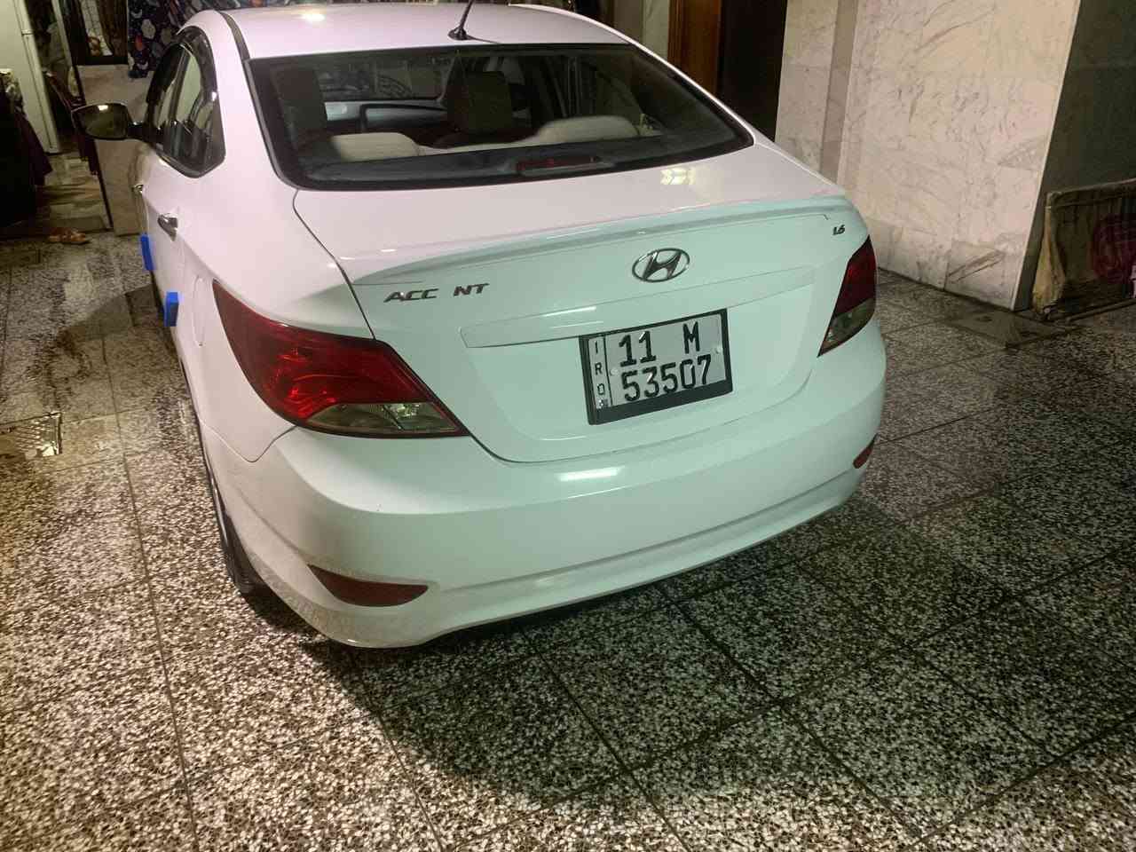 السلام  عليكم
الي ما يعجبه العرض لا يكعد يفاصل بالسعر 

اكسنت موديل 2015خليجي قطرتين 

مواصفات 

فتحه 

تحكم بالستيرن 

اشارات بالمري 

محرك 1600 

تاير جديد 

باتري جديد 

السعر 93ورقه  بيها مجال شي بسيط 

تبديل باب السائق رش الباب الخلفي قليل بس جماليه 

عنوان السياره السيديه بغداد

رقم ***********
